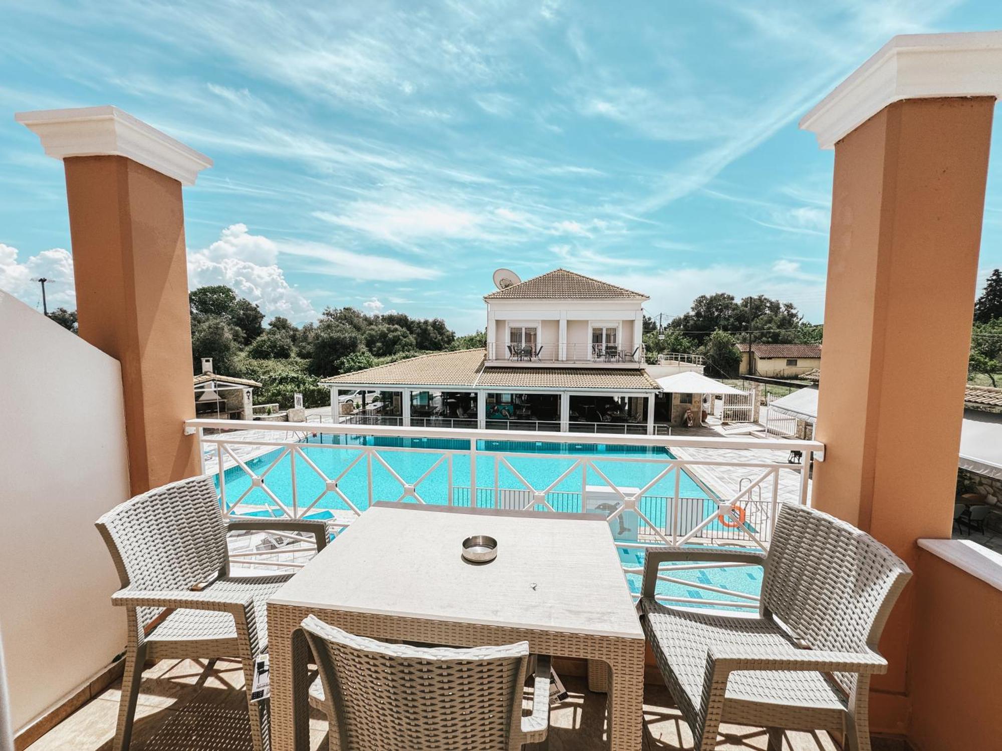 Plaza 3* Kavos