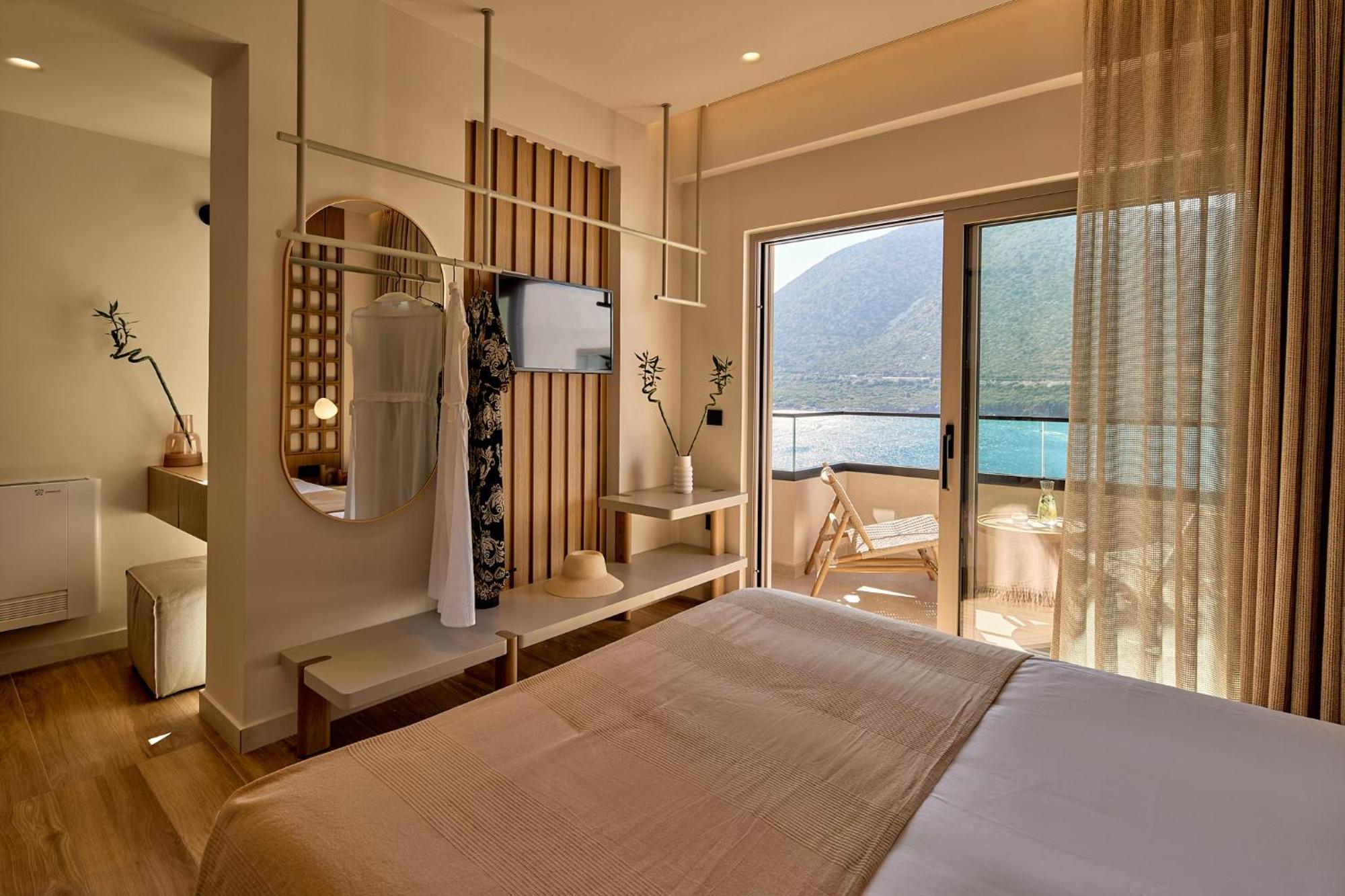 Ficus Seafront Villa, Eco Pool & Close To Beach, By Thinkvilla * Bali (Crete)