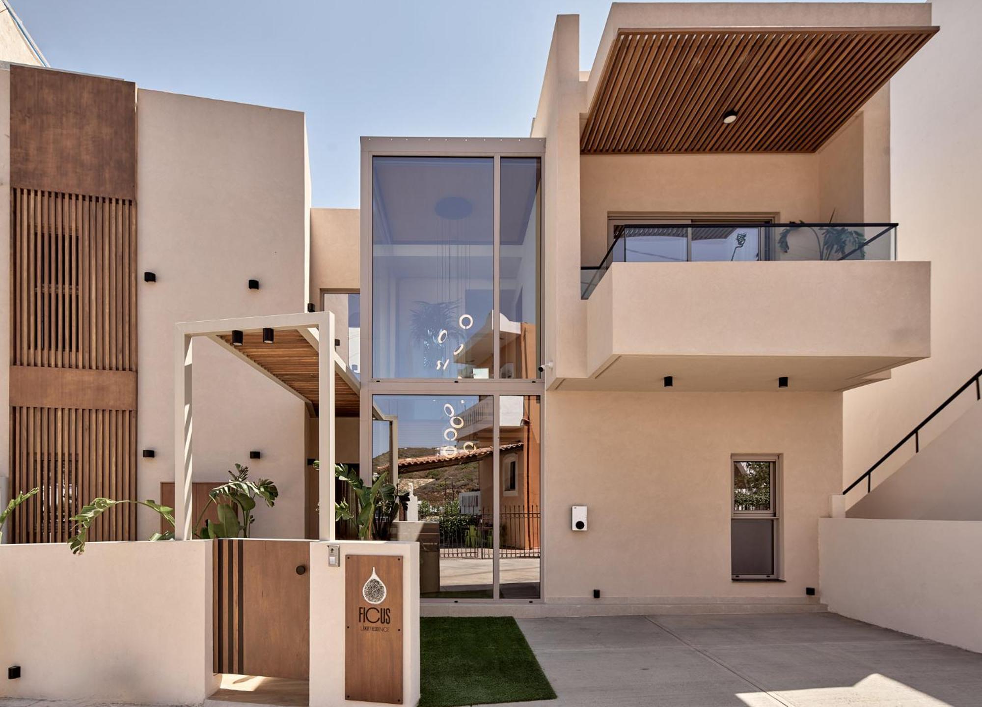 Ficus Seafront Villa, Eco Pool & Close To Beach, By Thinkvilla