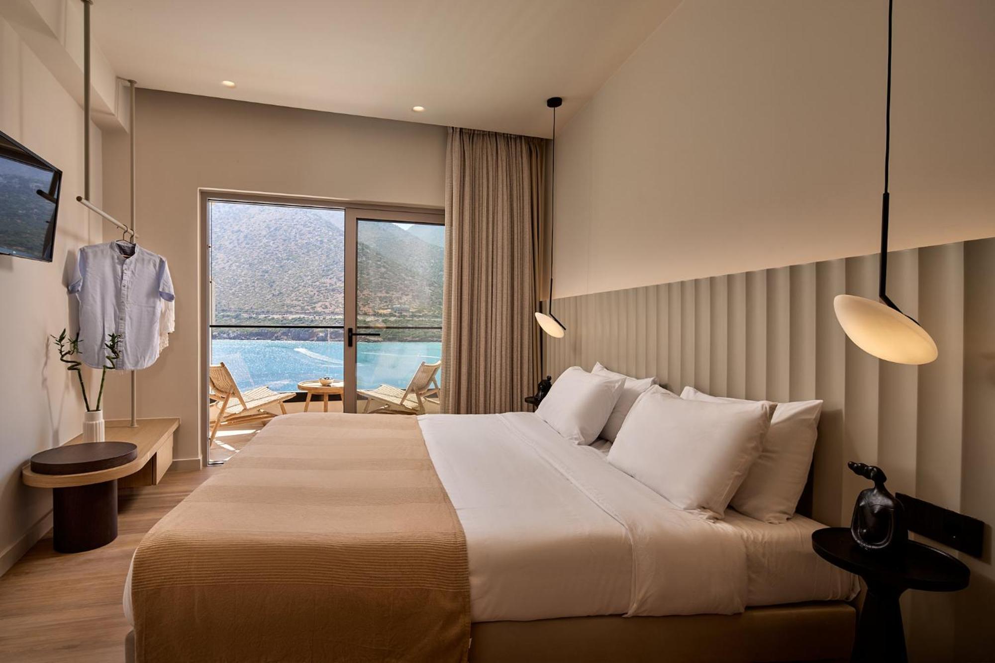 Ficus Seafront Villa, Eco Pool & Close To Beach, By Thinkvilla Villa