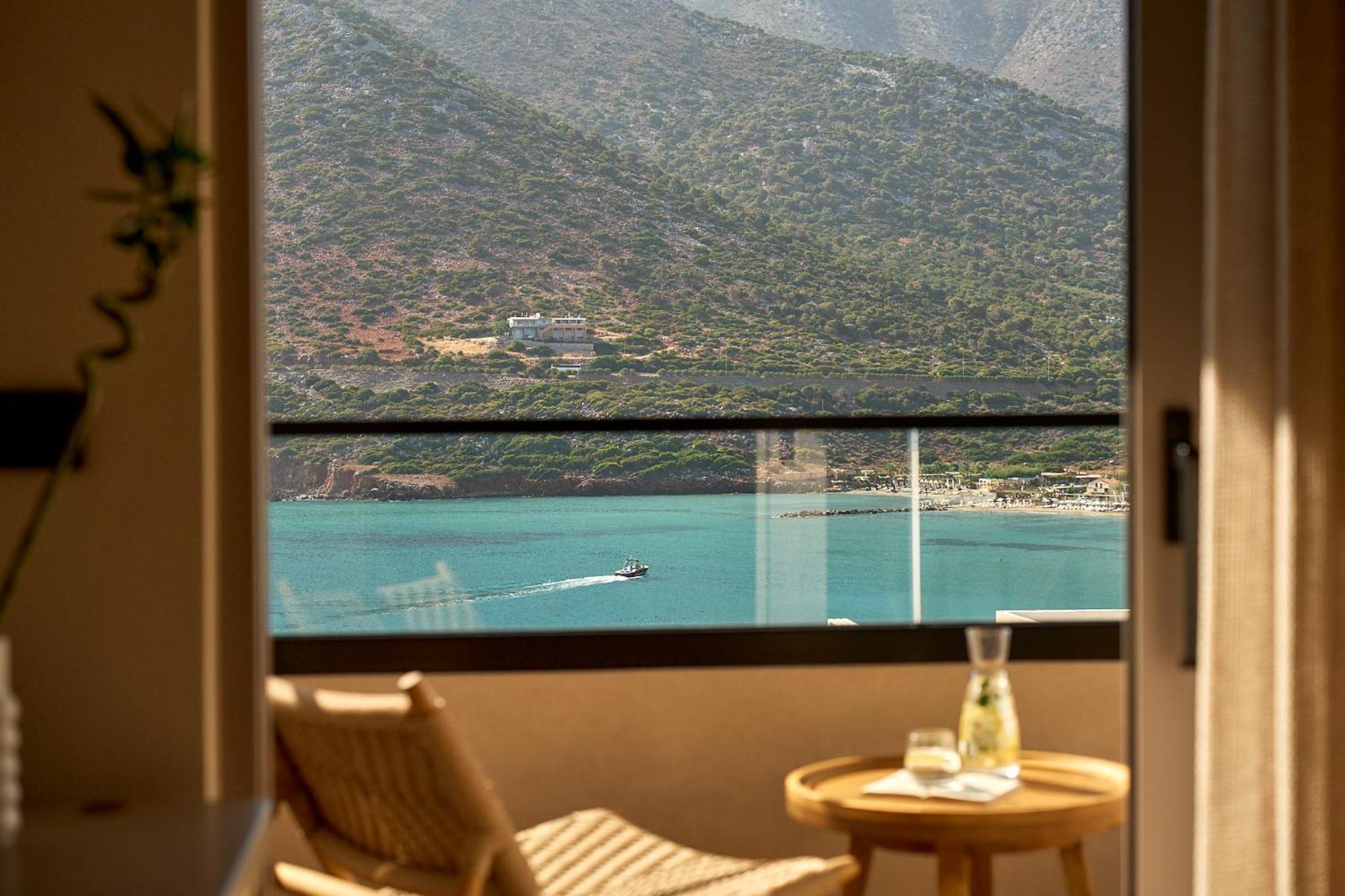 Ficus Seafront Villa, Eco Pool & Close To Beach, By Thinkvilla Villa *