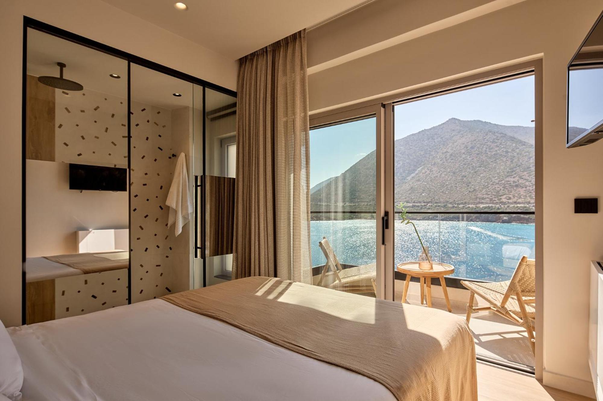 Villa Ficus Seafront Villa, Eco Pool & Close To Beach, By Thinkvilla