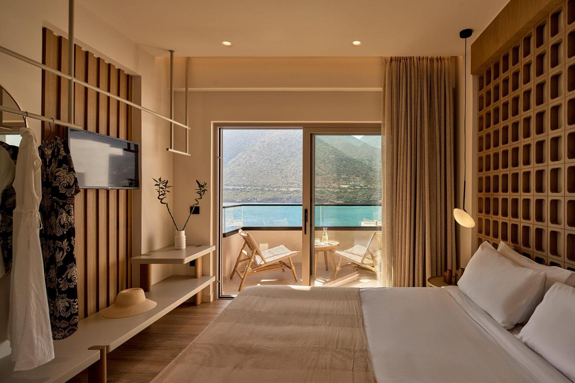 Ficus Seafront Villa, Eco Pool & Close To Beach, By Thinkvilla Villa Bali (Crete)