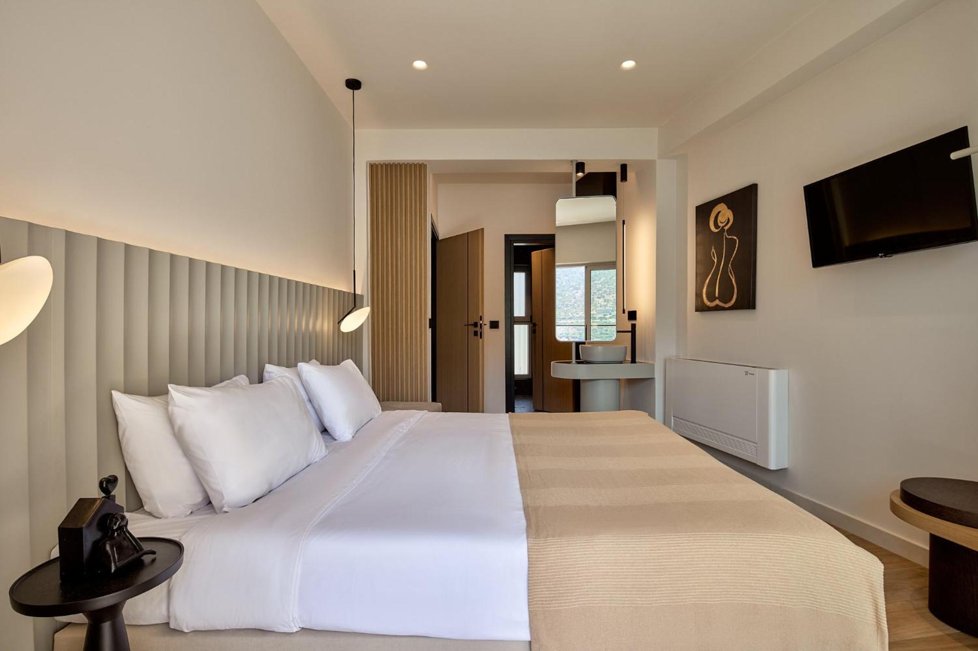 Ficus Seafront Villa, Eco Pool & Close To Beach, By Thinkvilla *