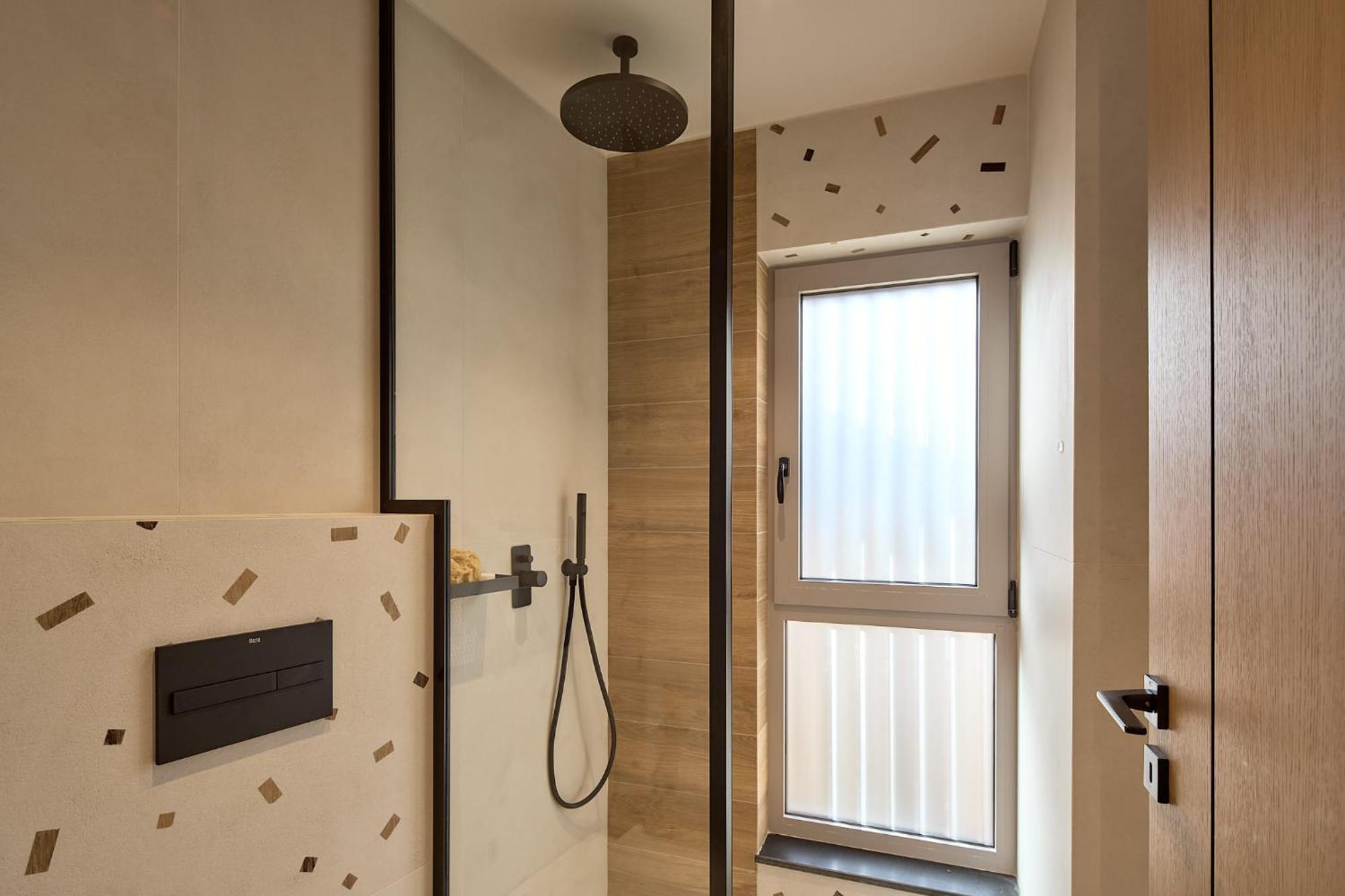 Ficus Seafront Villa, Eco Pool & Close To Beach, By Thinkvilla Bali (Crete)