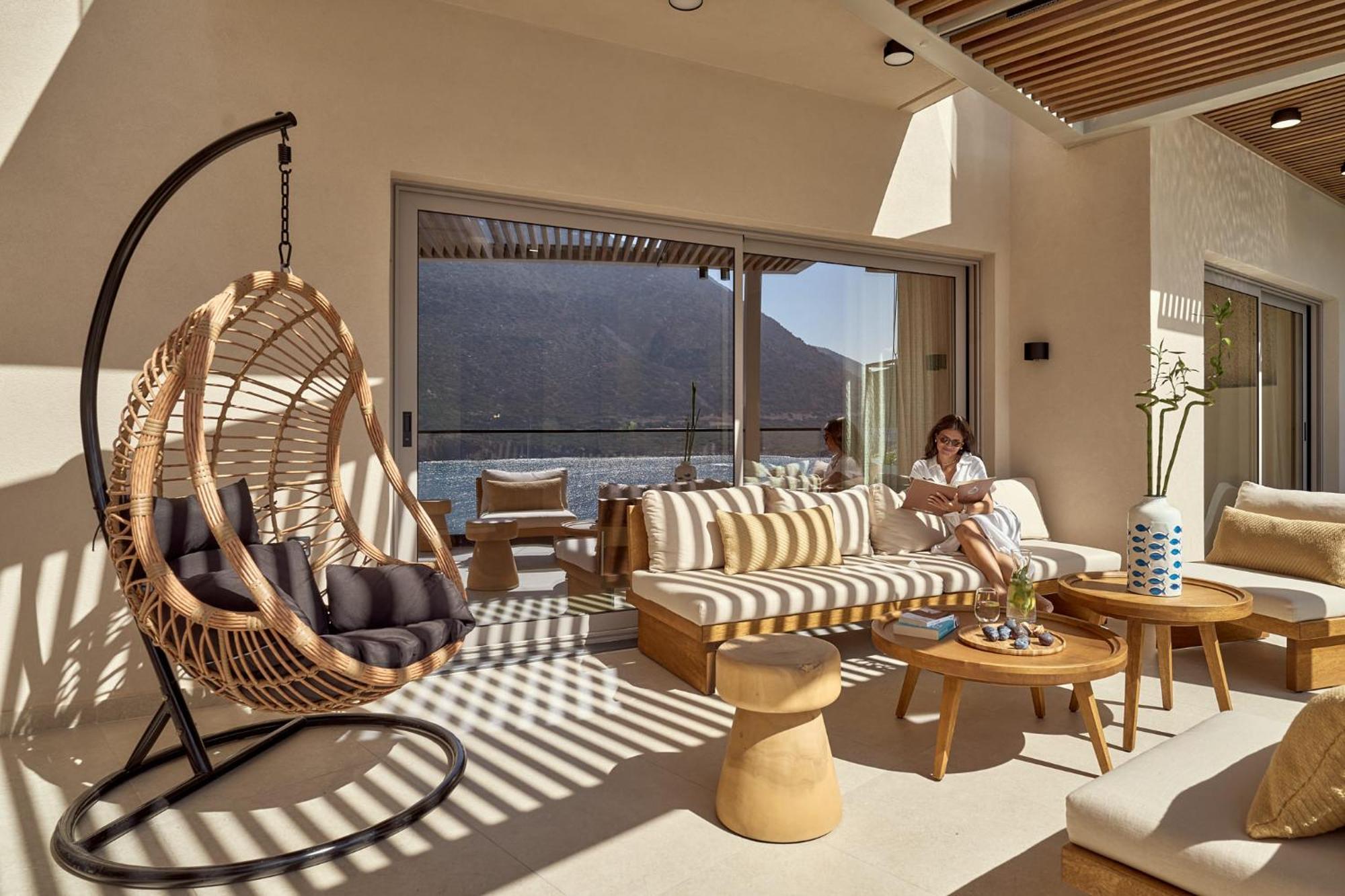 Ficus Seafront Villa, Eco Pool & Close To Beach, By Thinkvilla Villa *
