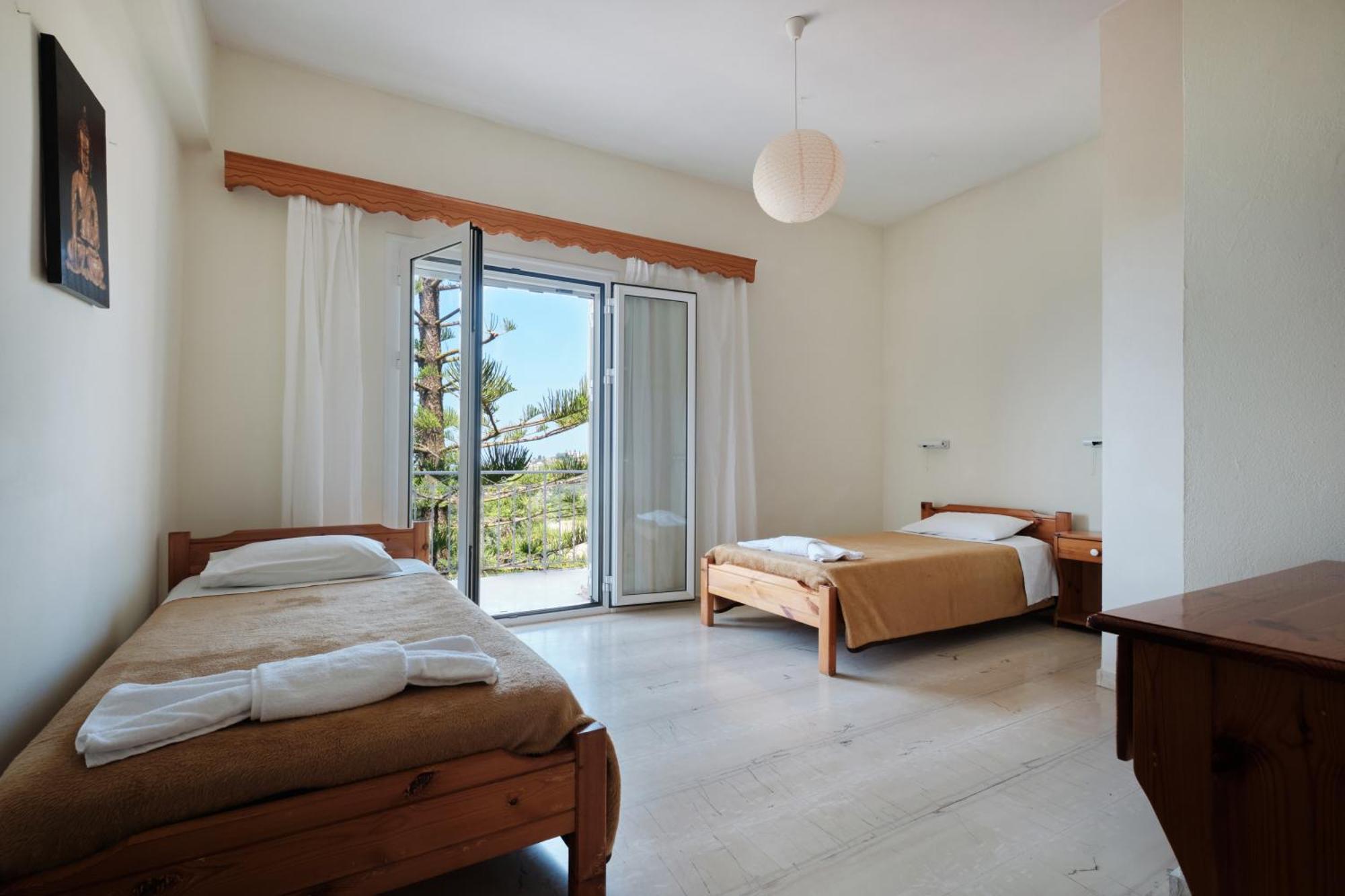 Angelos Aparts11 * Arillas (Corfu)