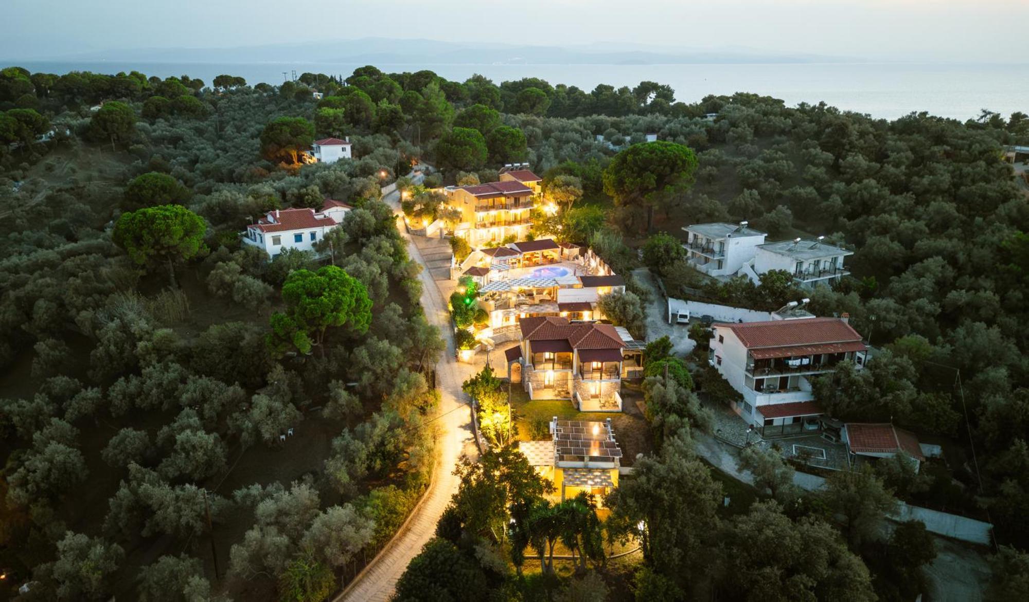 Skiathos Island Aparthotel 4*