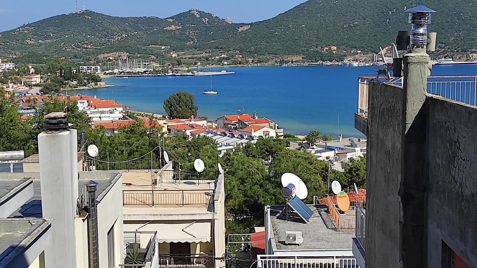 Theodora's Bay View * Nea Peramos (Macedonia)