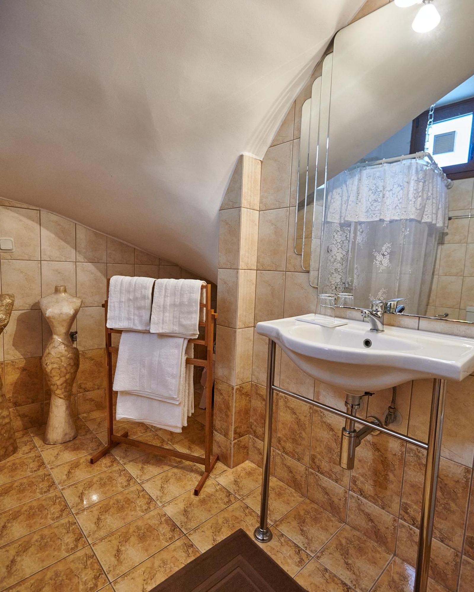 Apartment Luxury With Pool Pallini (East Attica)