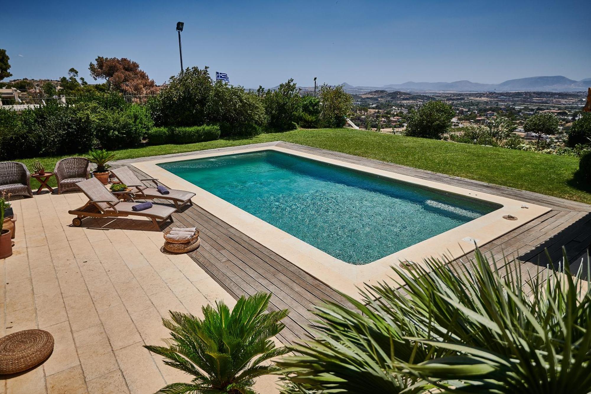 Luxury With Pool Apartment