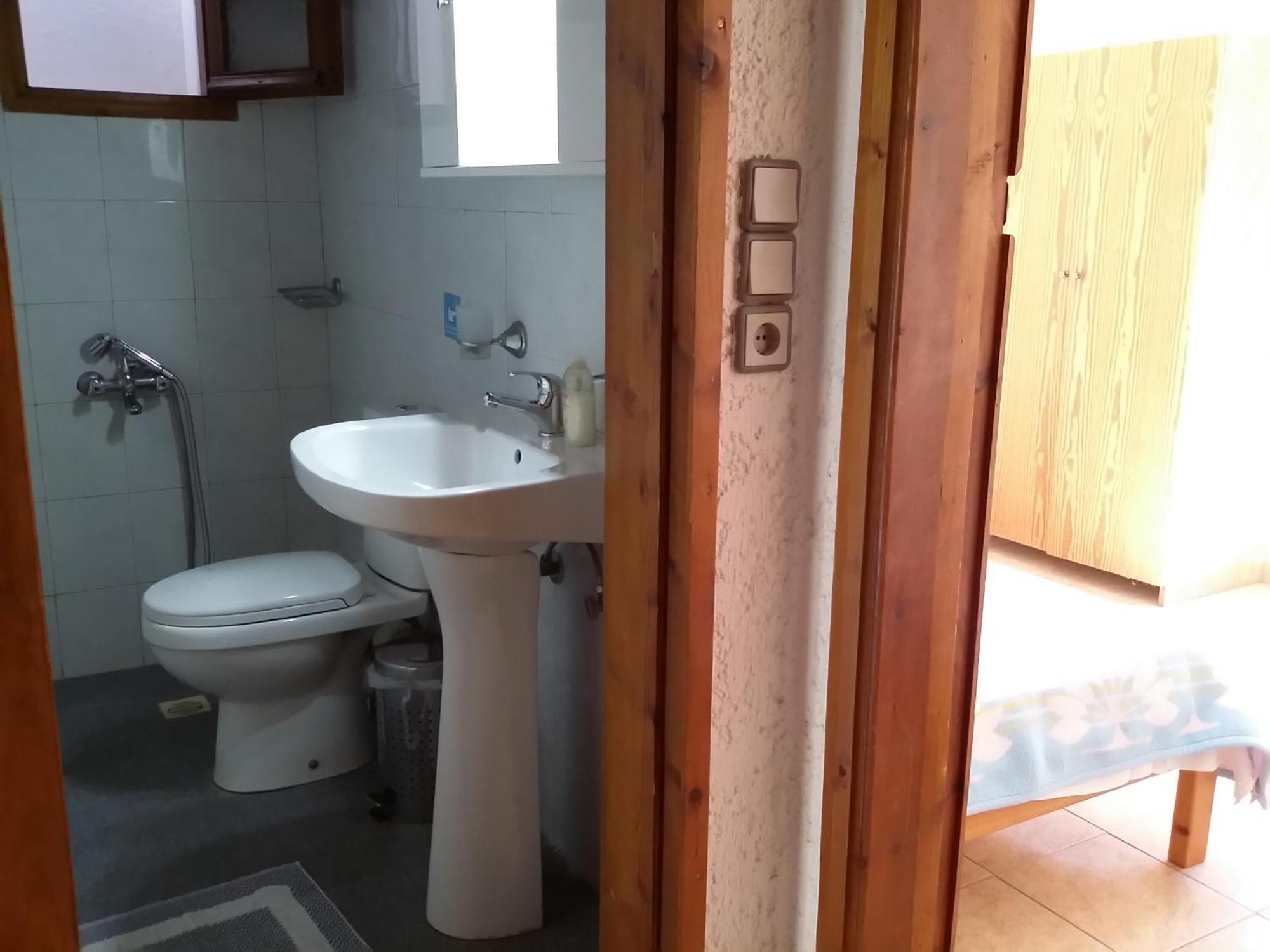 Stunning 2-bedrooms Private In Holiday home *