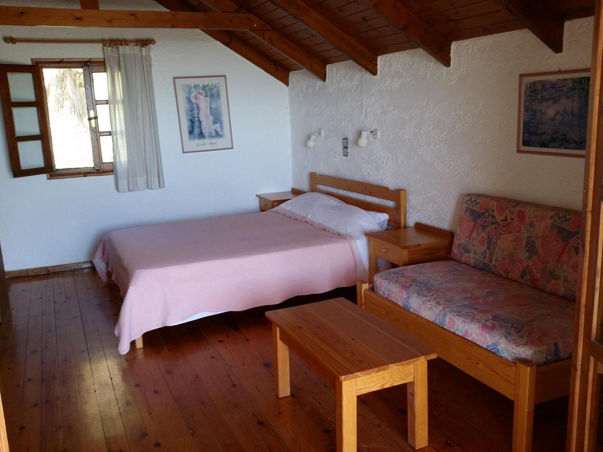 Stunning 2-bedrooms Private In Holiday home *