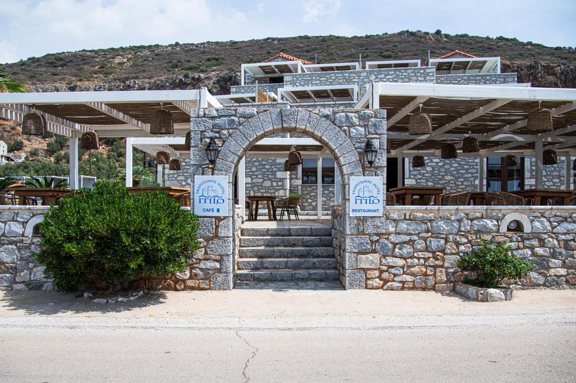 Hotel Itilo Traditional Neo Oitilo