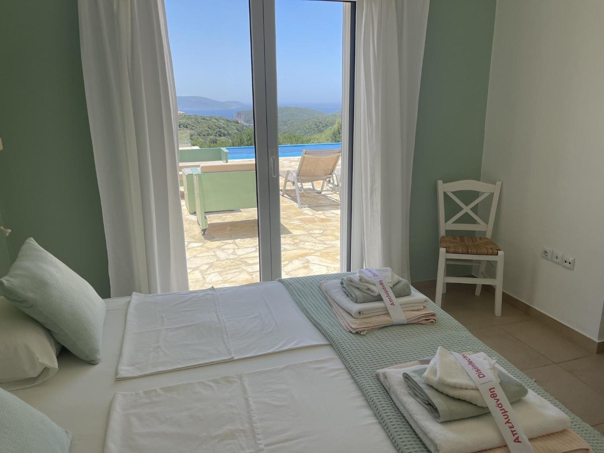 Villa Luxurious In Peloponnese With Swimming Pool *