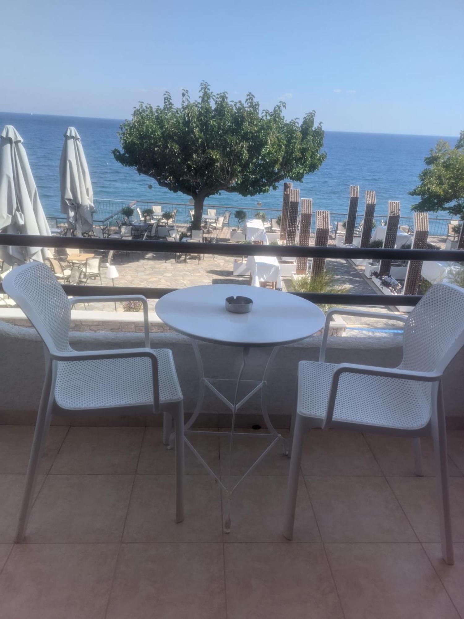 Romanza Hotel Poulithra
