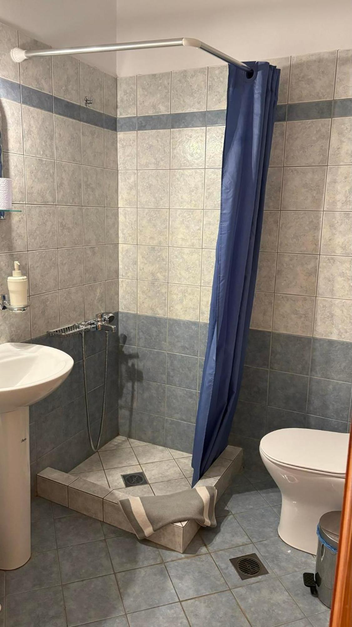 Hotel Romanza Poulithra
