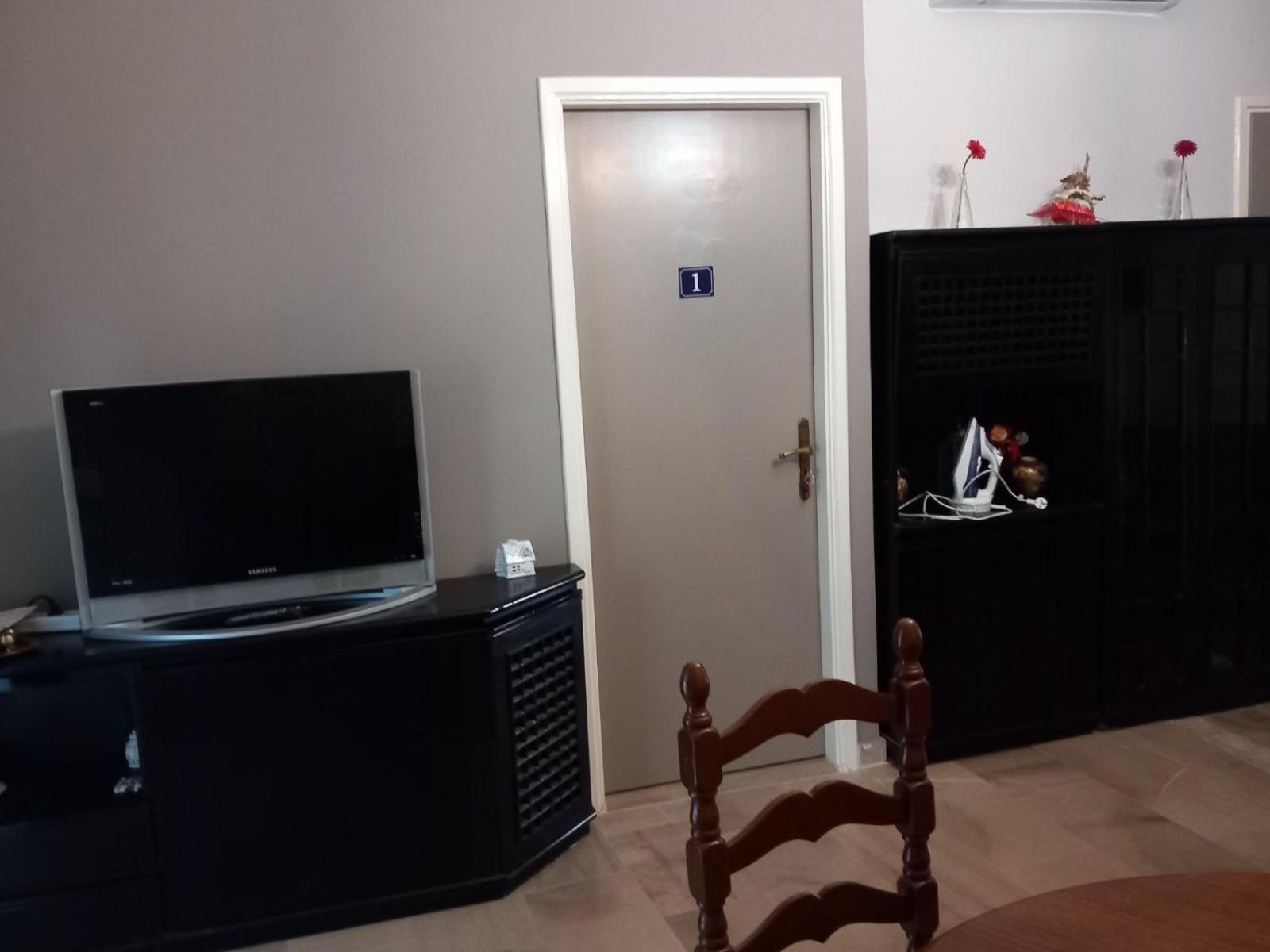 Apartment Flat With Private *