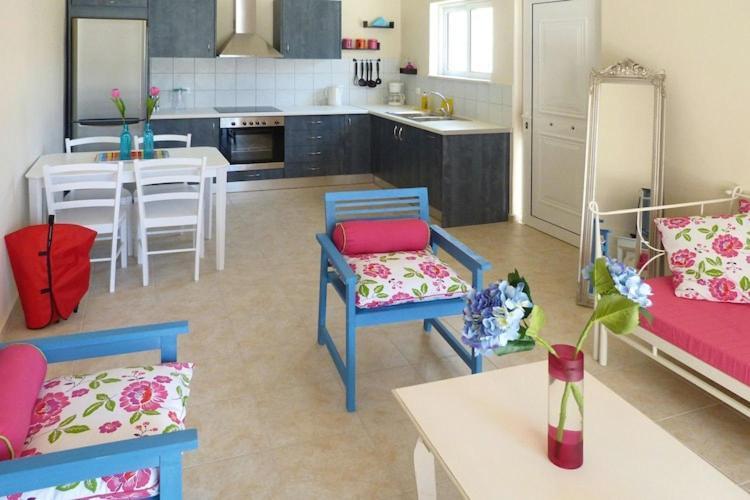 Villa In With Shared Pool Nopigia