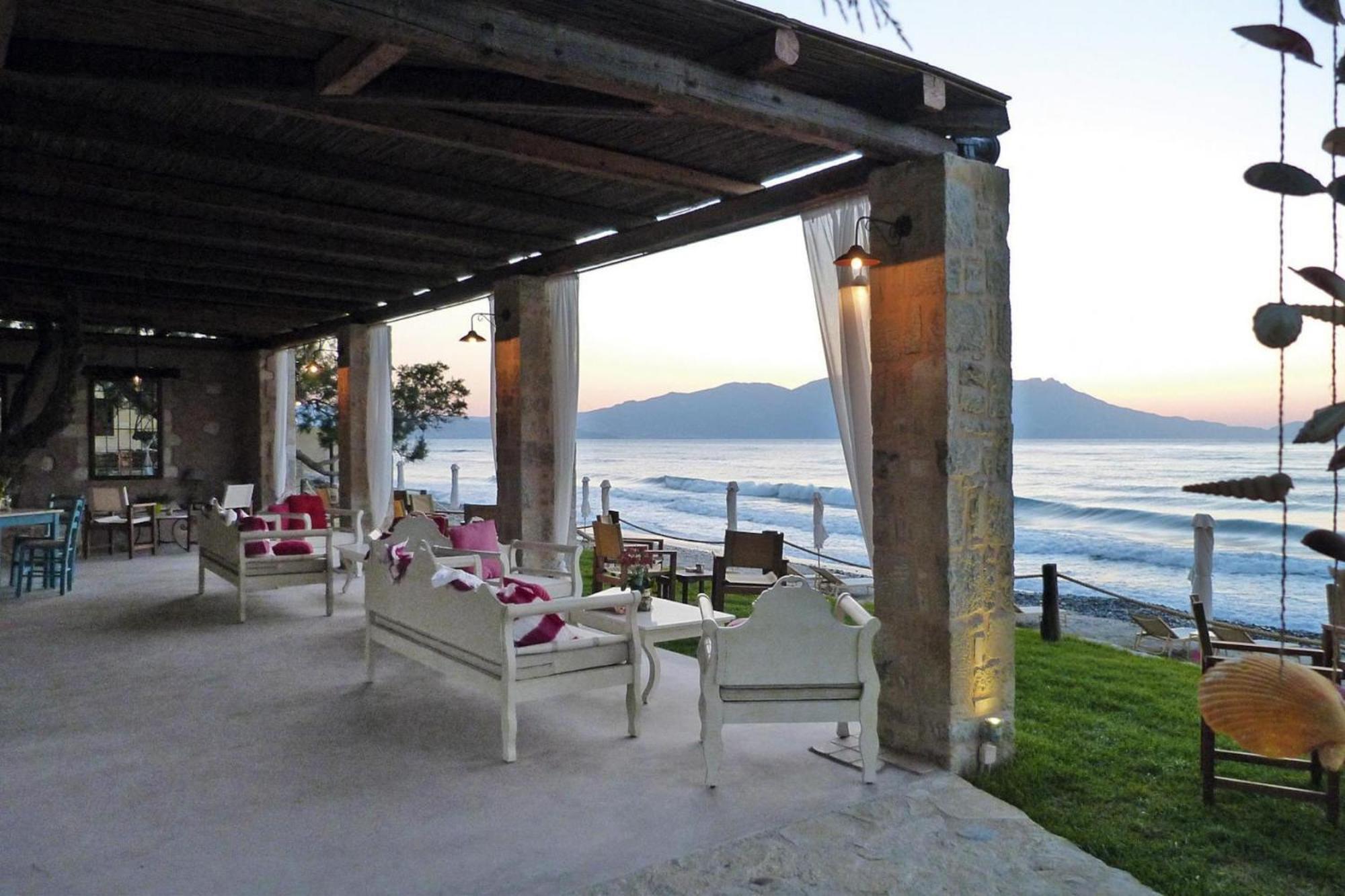 Villa In With Shared Pool Nopigia