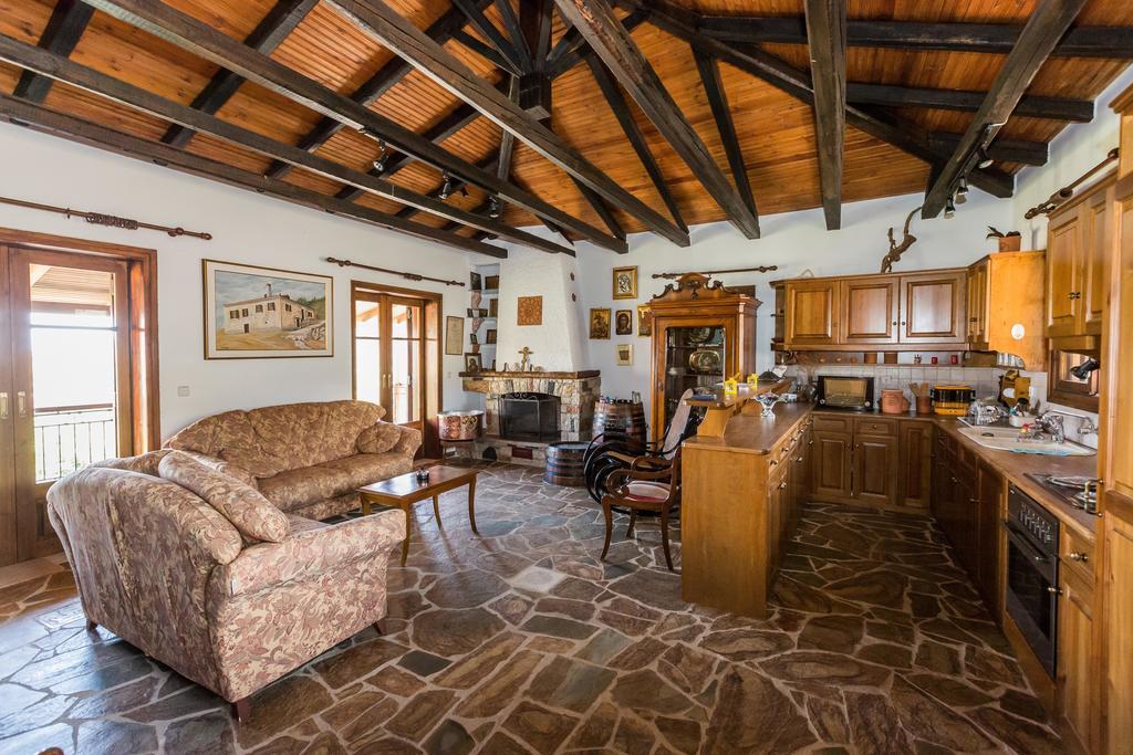 Holiday home Pontinos *
