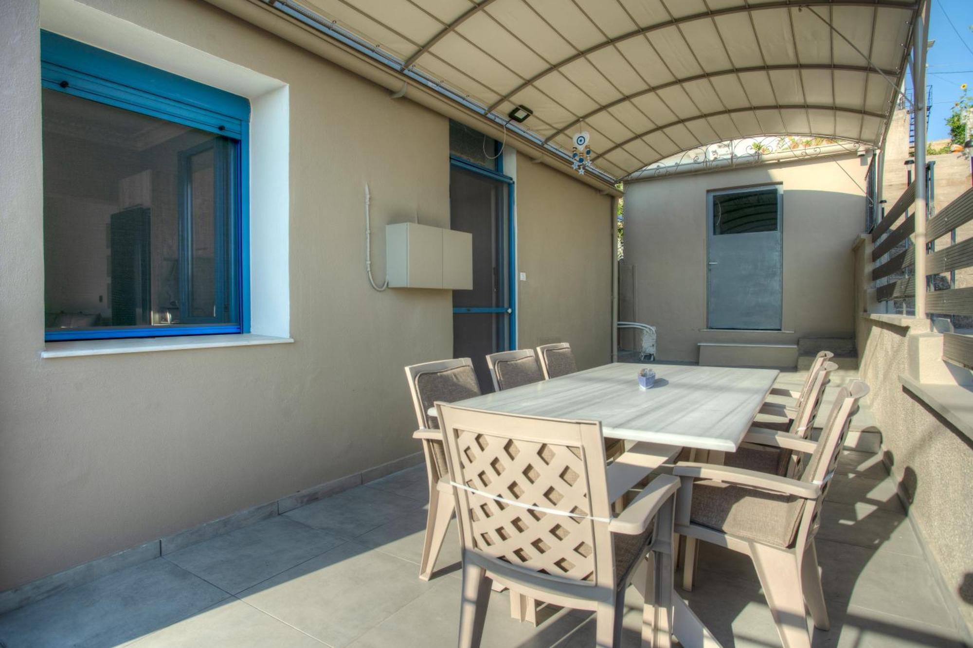 Kate House Mjt * Mytilene