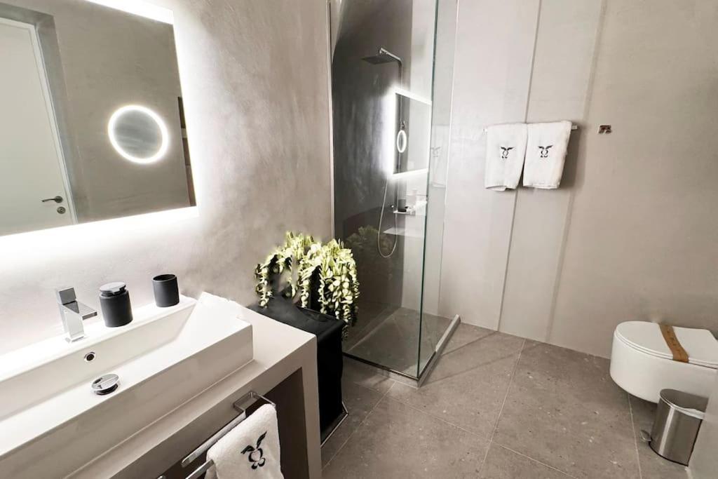 Angel Syros Luxury Apartment