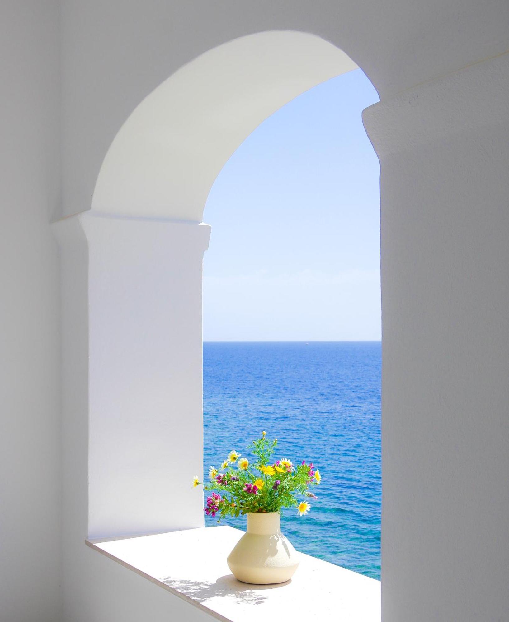 Floris Manor Hotel *