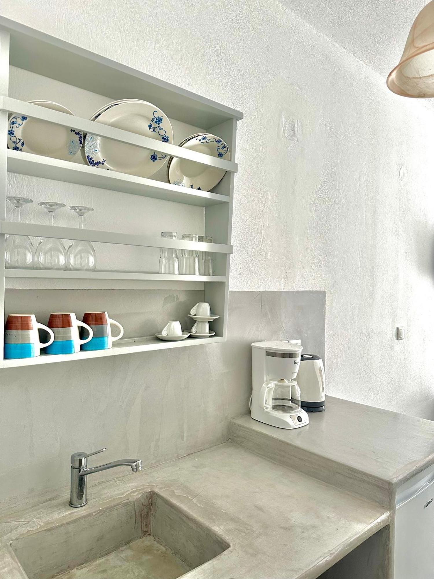 Nostos Parikia (Paros)