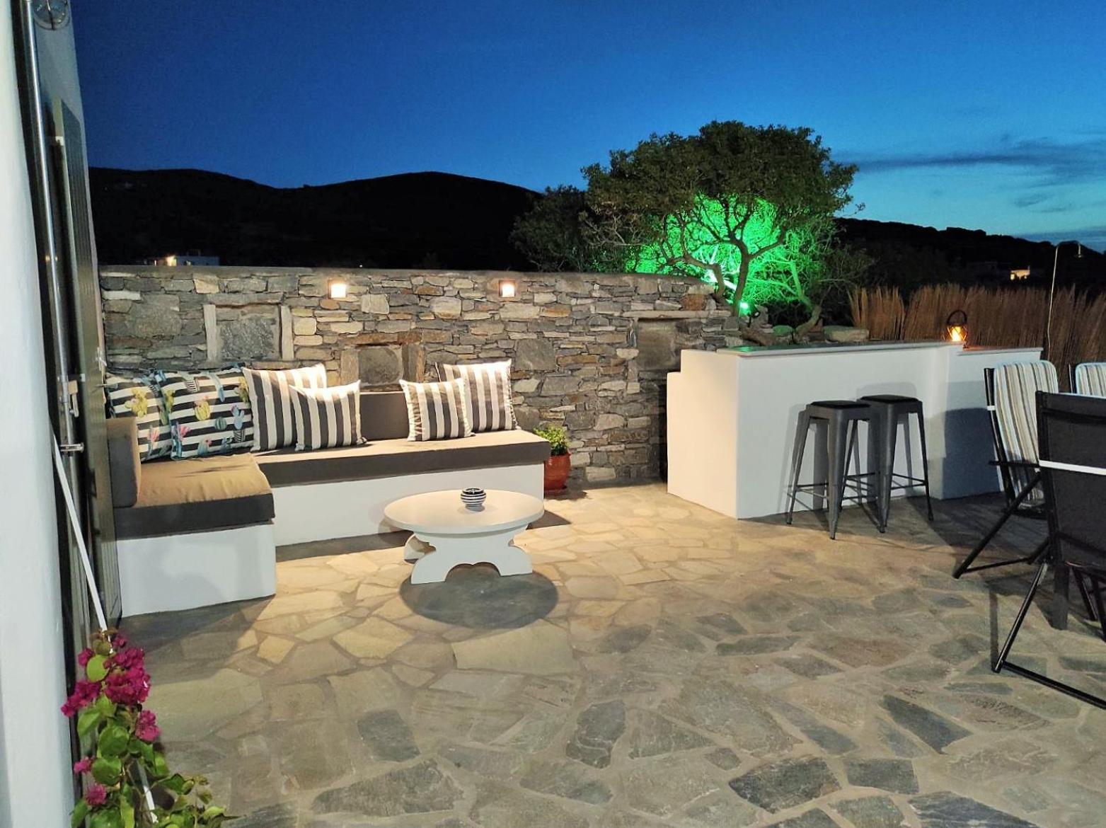 The Old Barn, Paros