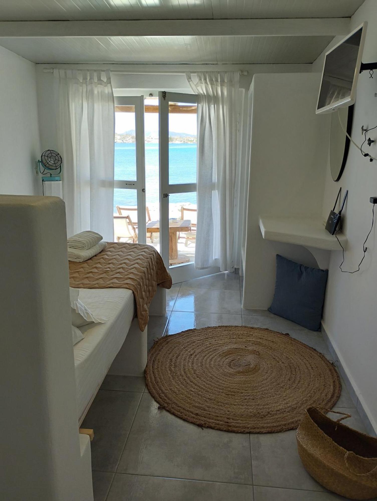 Zacharias Seaside Holiday home Kimolos