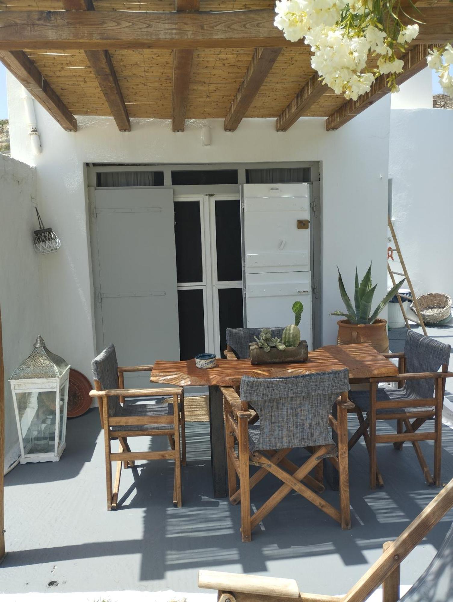 Agios Nikolaos House * Kimolos