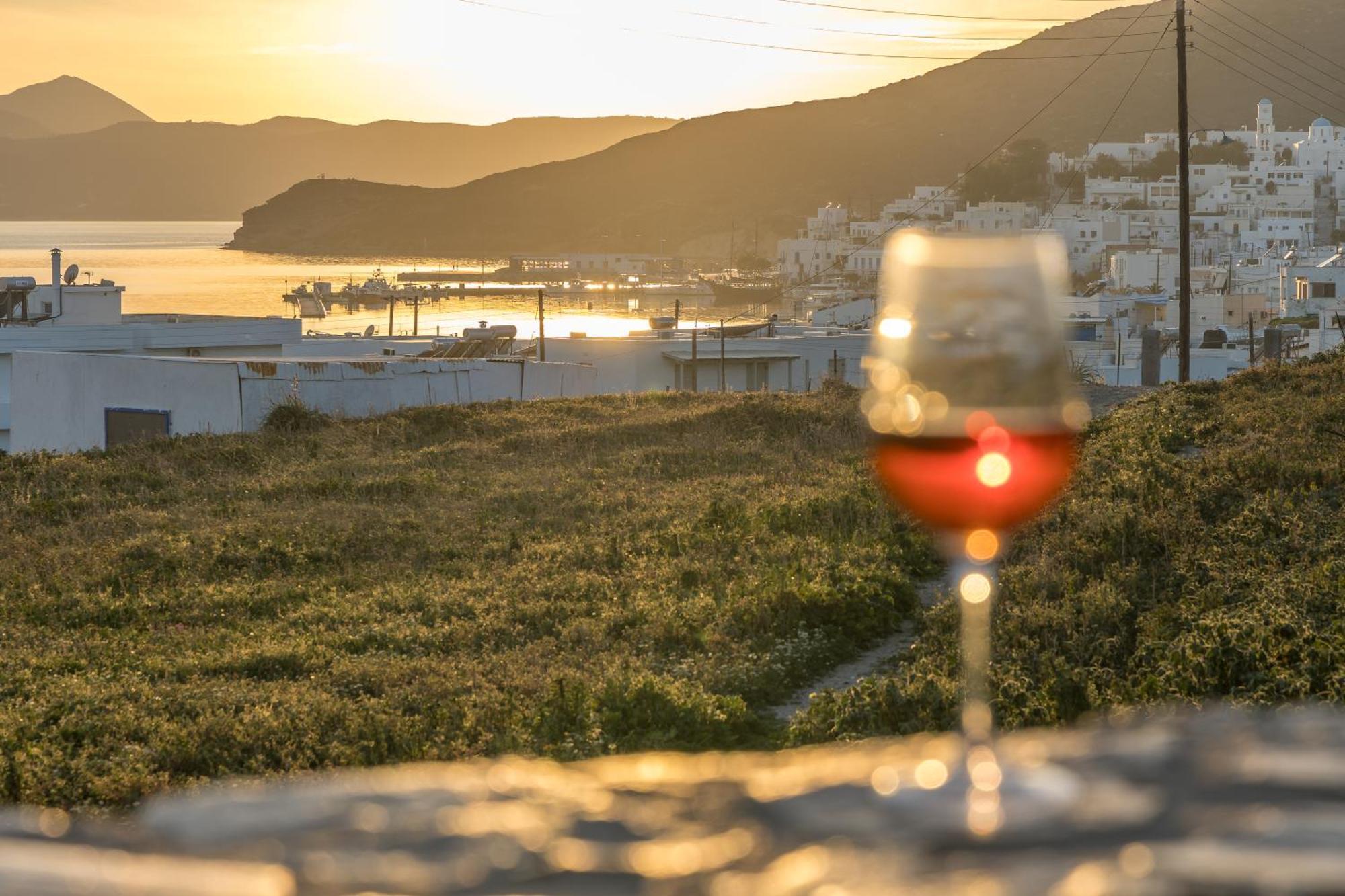 Afroessa Milos Adamantas (Milos)