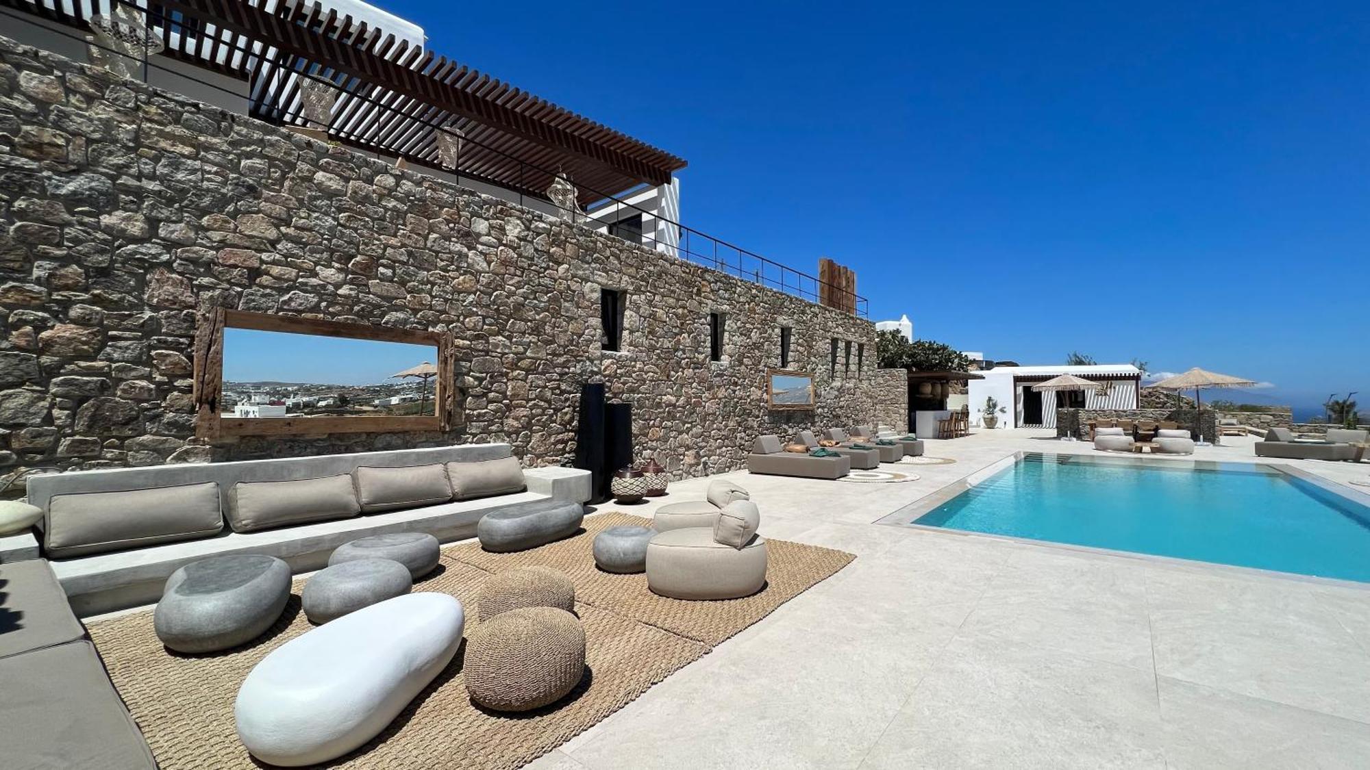 Vayu Mit Meer- Und Hafenblick Resort