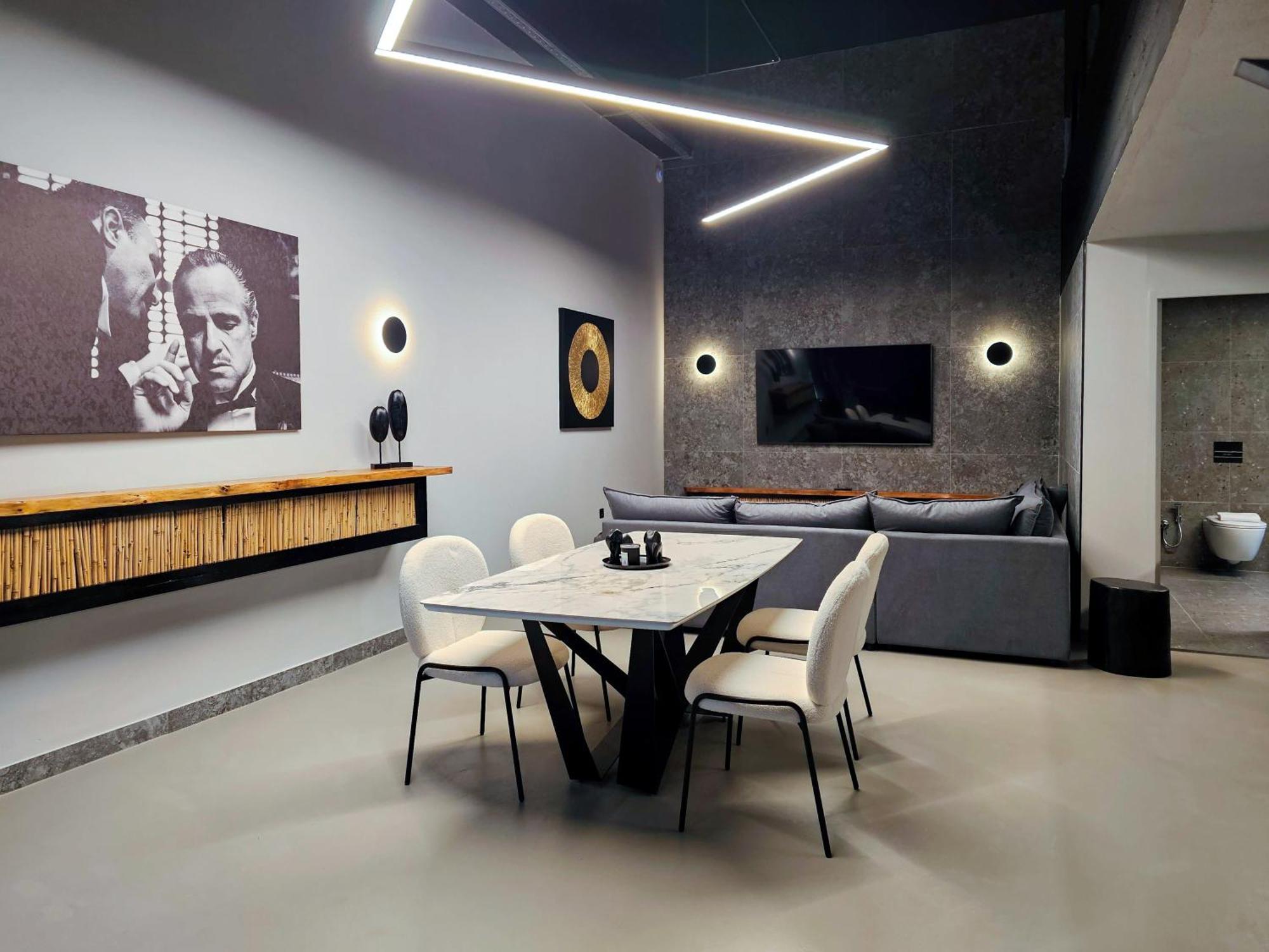 Apartment Industrial Loft *