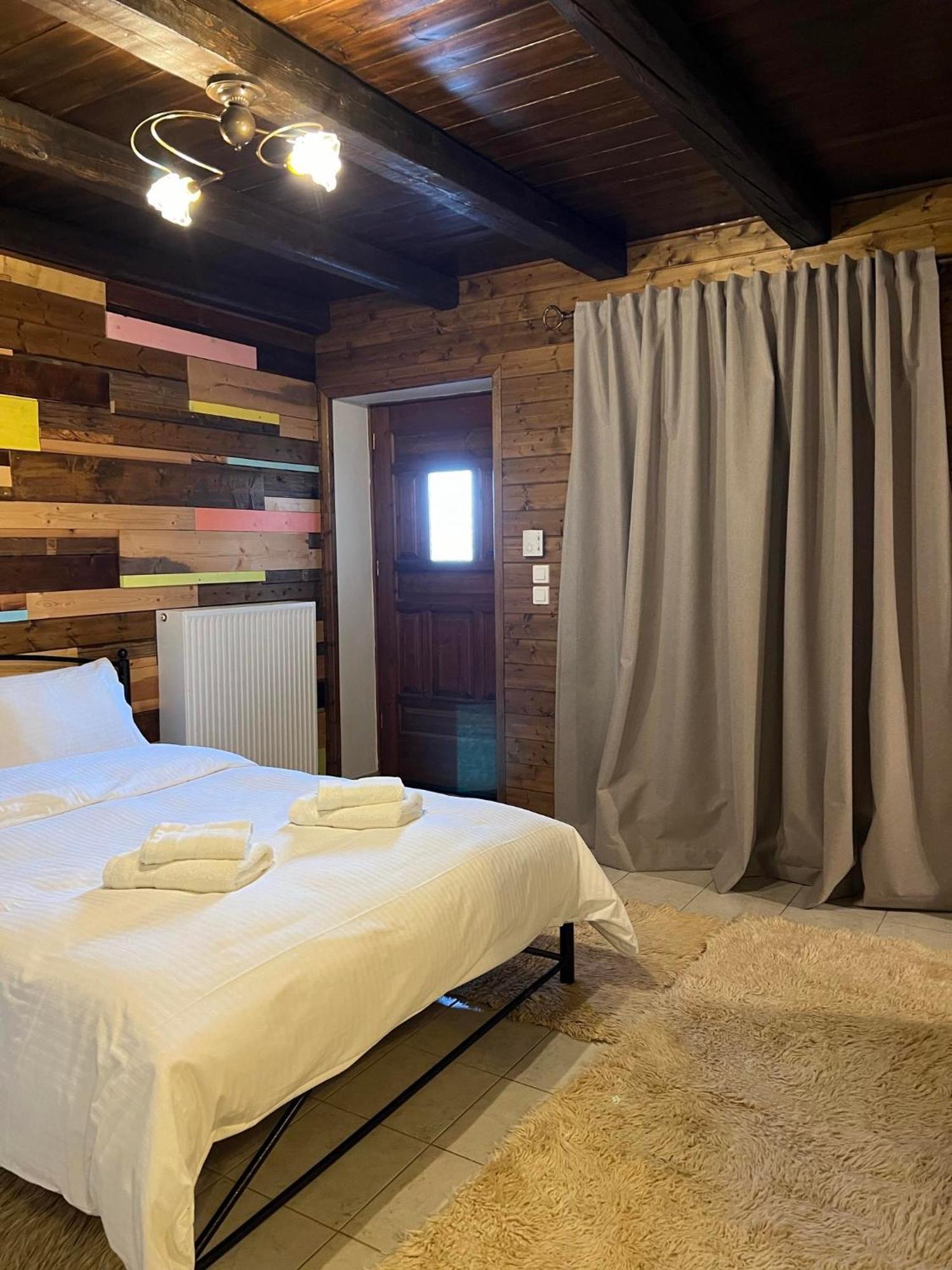 Ikojenia Traditional Hostel *