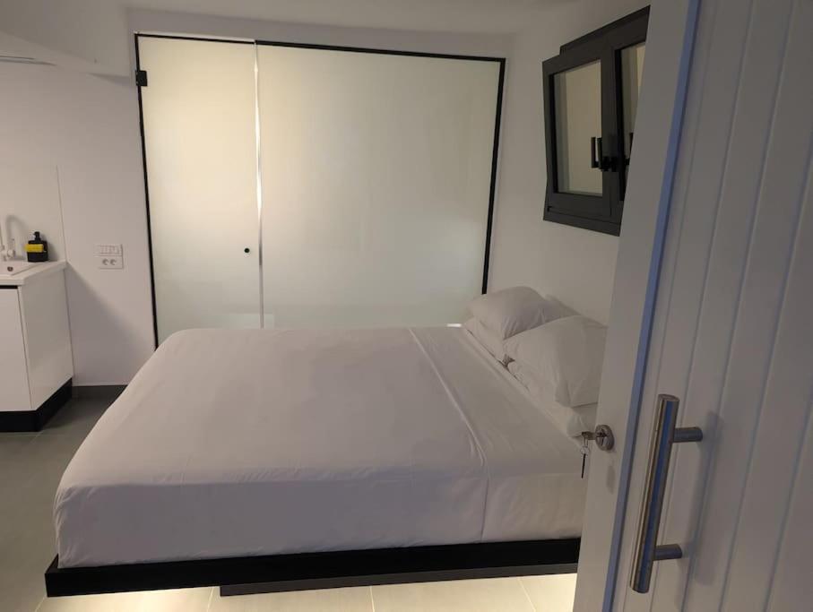 Loft With Panoramic View Near The Center Of Athens