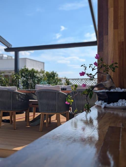 Loft With Panoramic View Near The Center Of * Athens