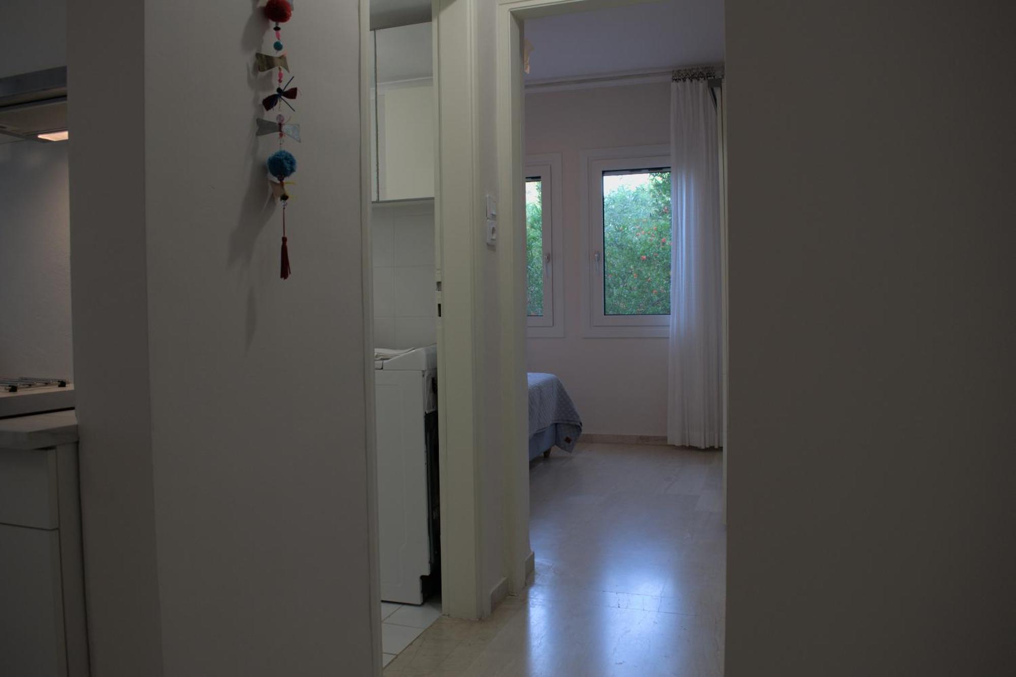 Sunny Comfortable Apartment Kalathas