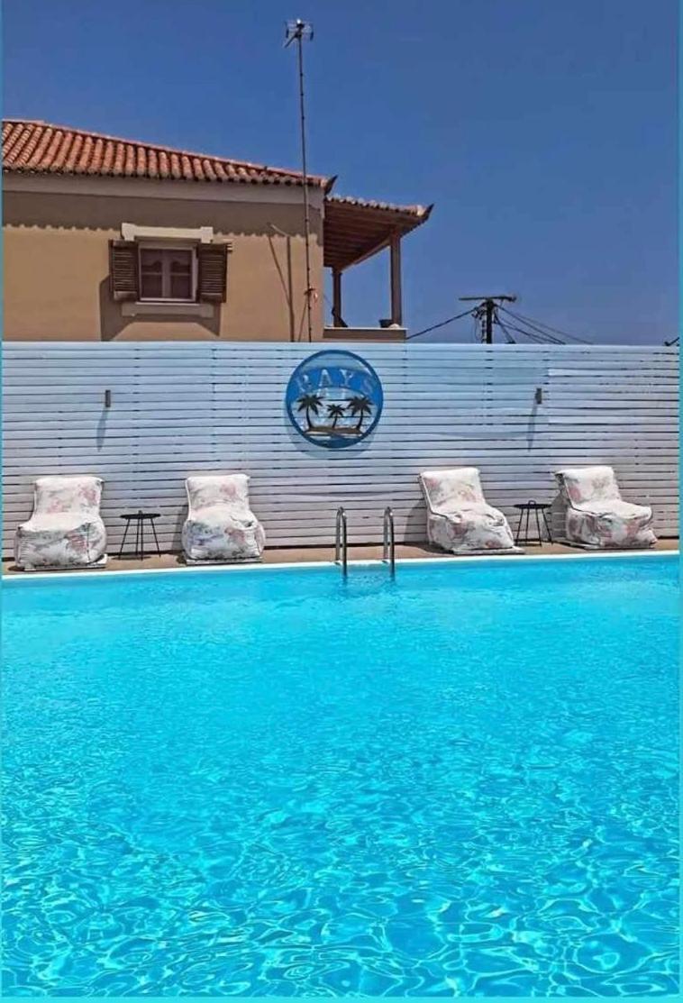 Bay'S Spetses Town