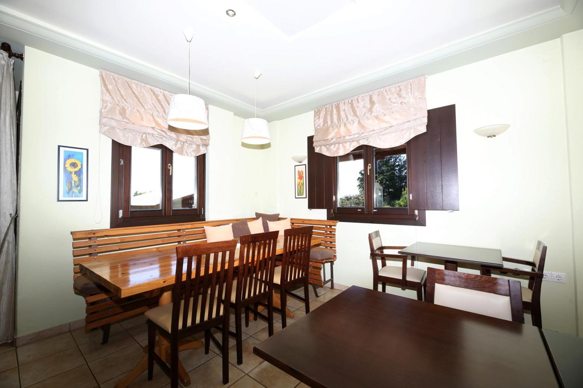Aparthotel Palirria &