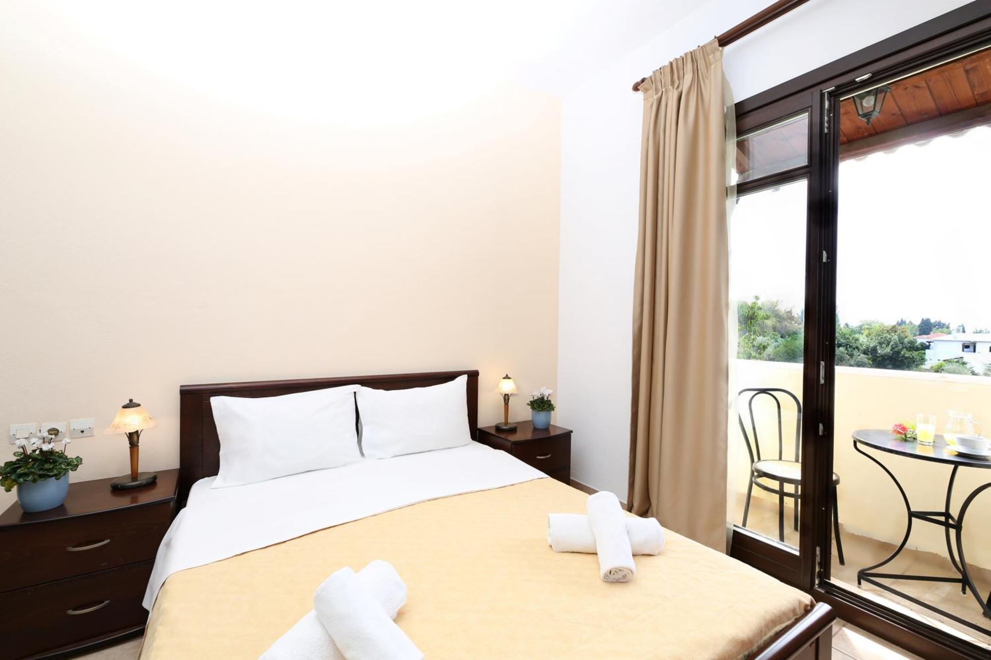 Palirria & Aparthotel Kala Nera