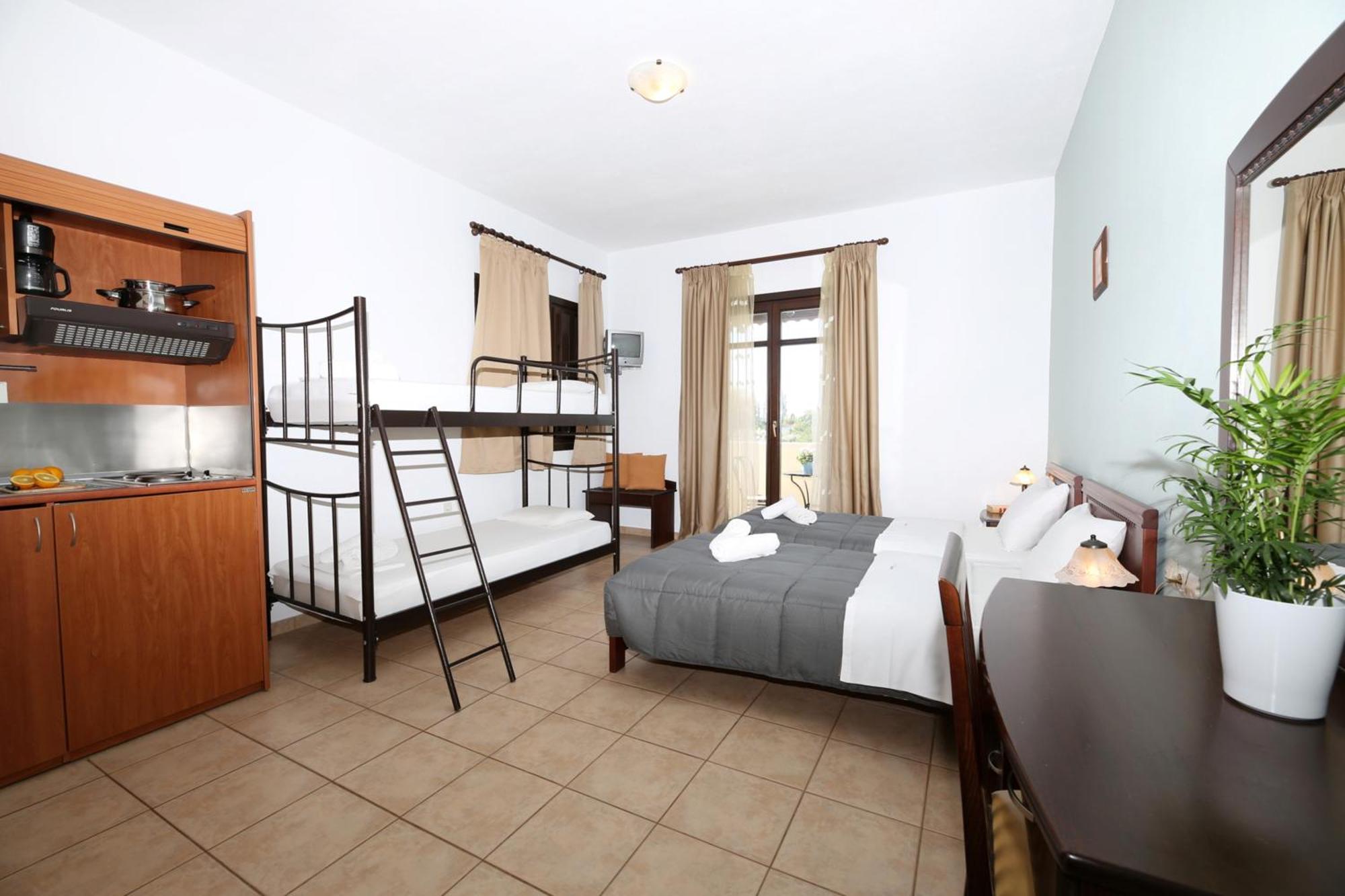 Aparthotel Palirria & 2*