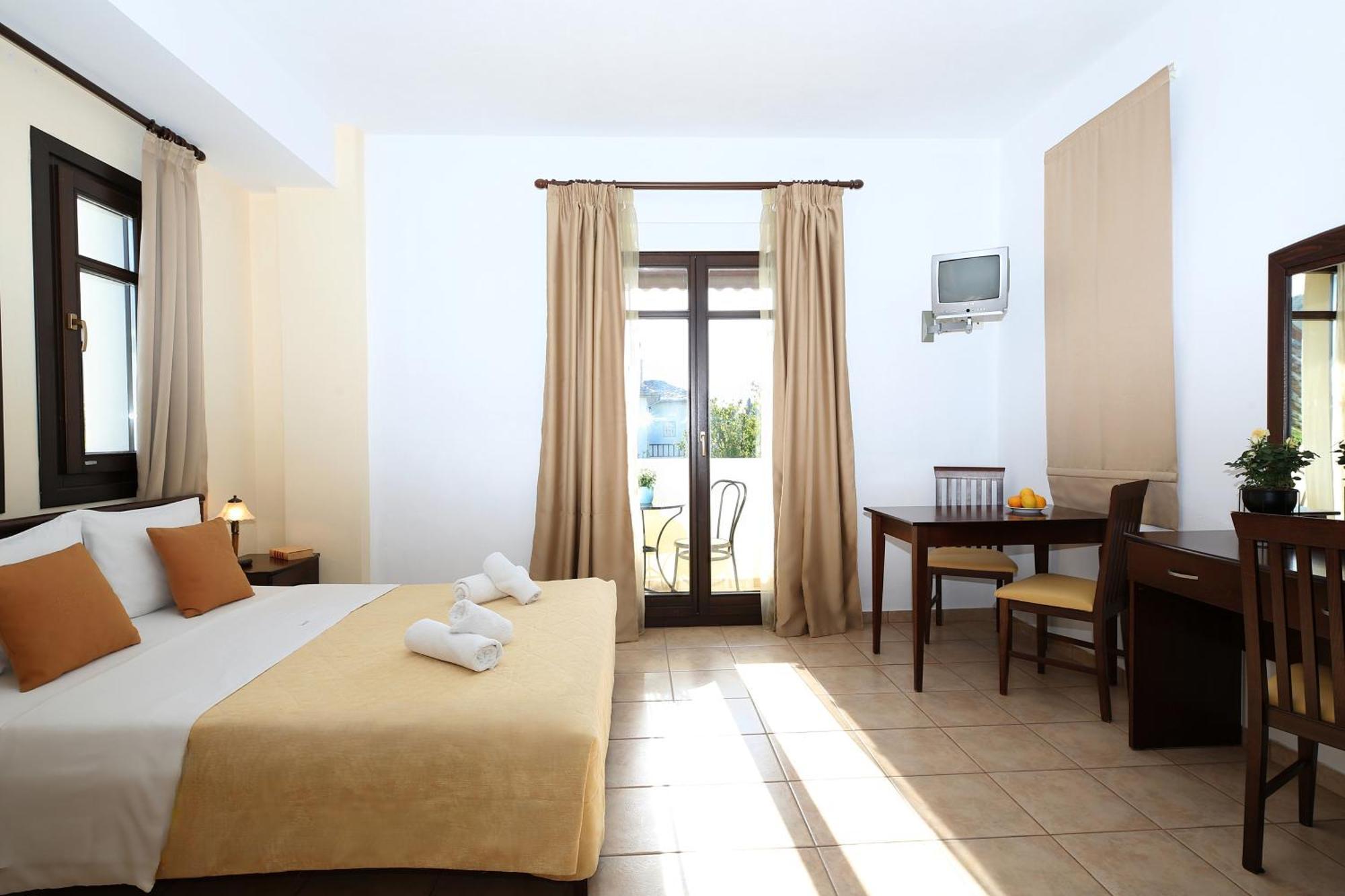 Aparthotel Palirria & Kala Nera