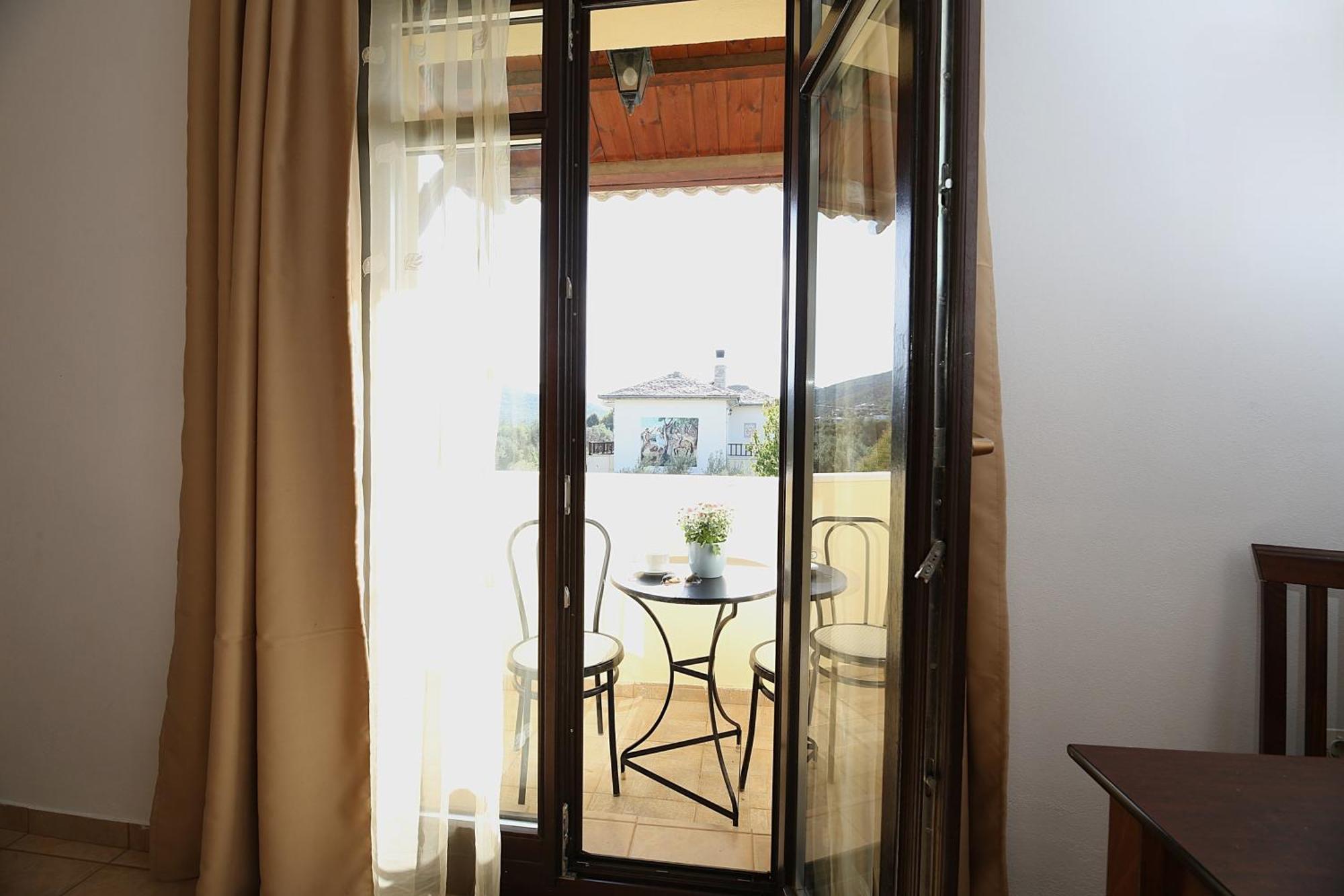 Palirria & Aparthotel Kala Nera