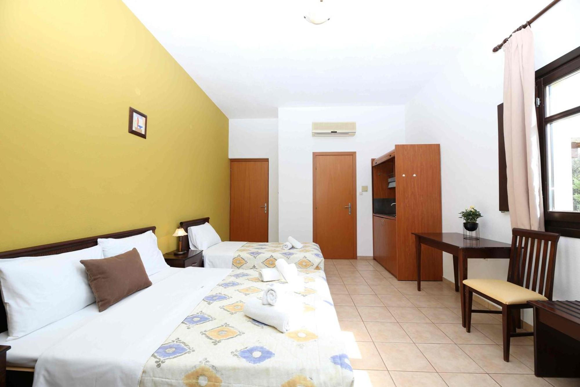 Palirria & Aparthotel Kala Nera