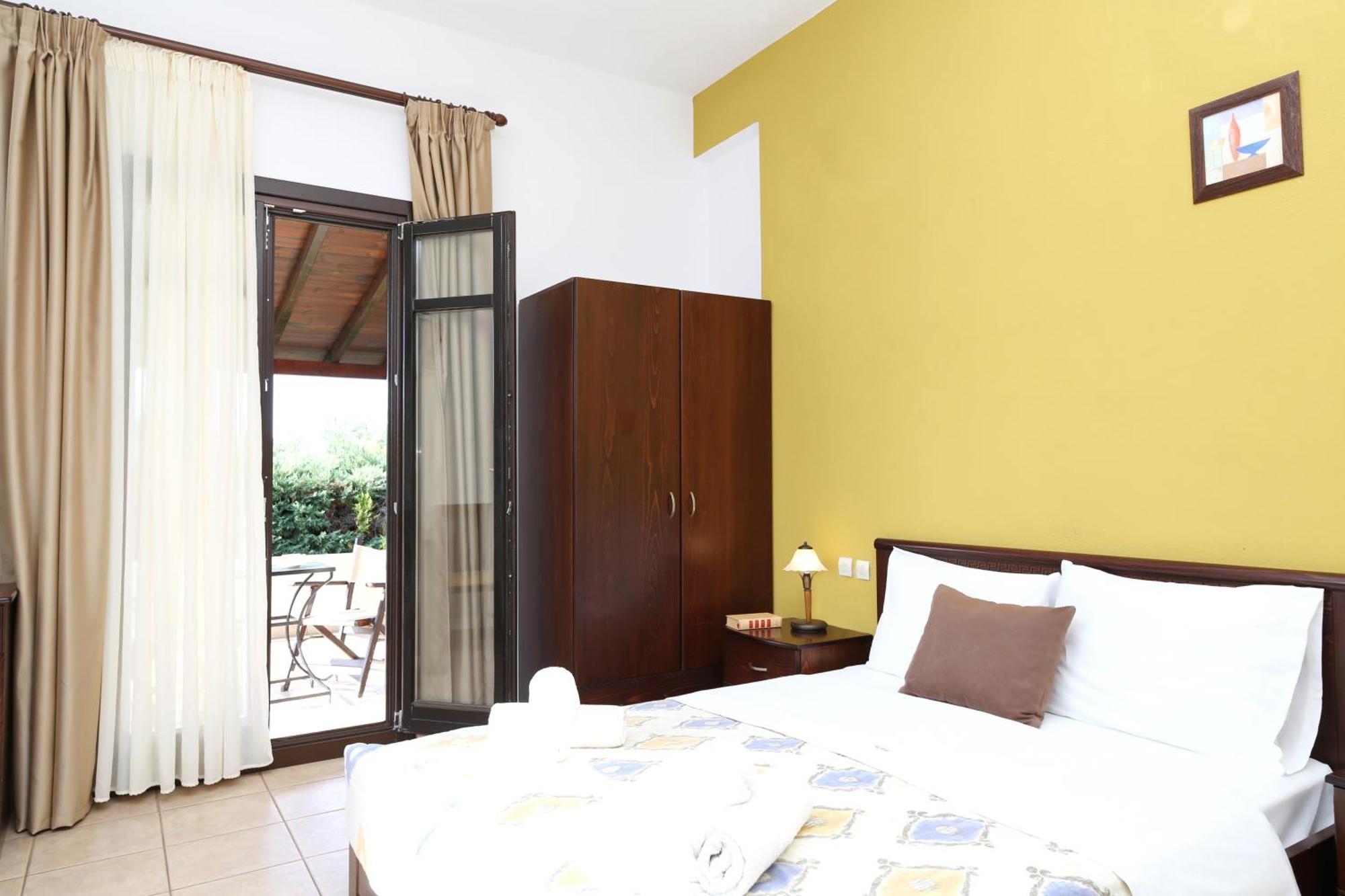 Aparthotel Palirria & Kala Nera