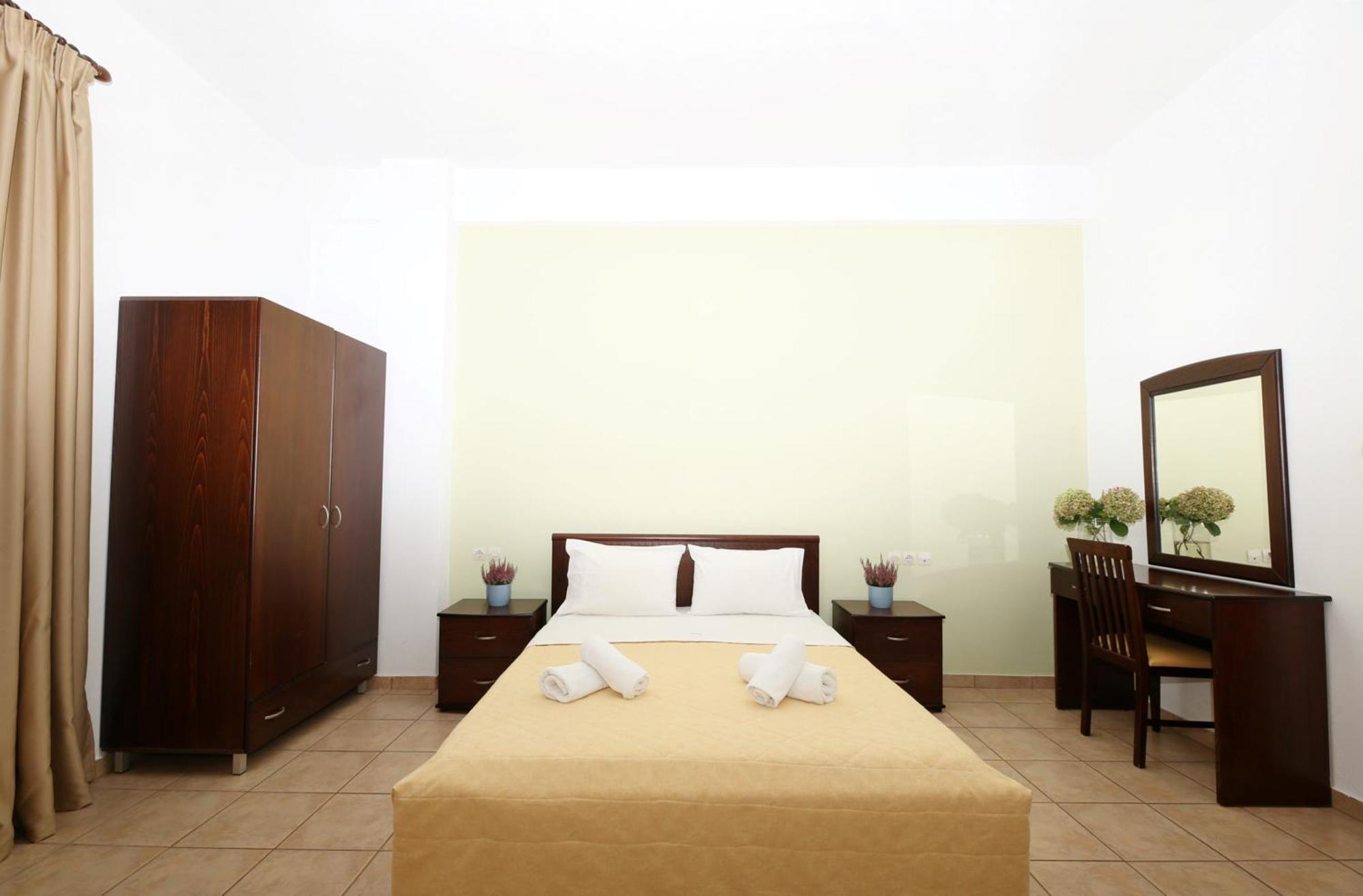 Palirria & Aparthotel 2*