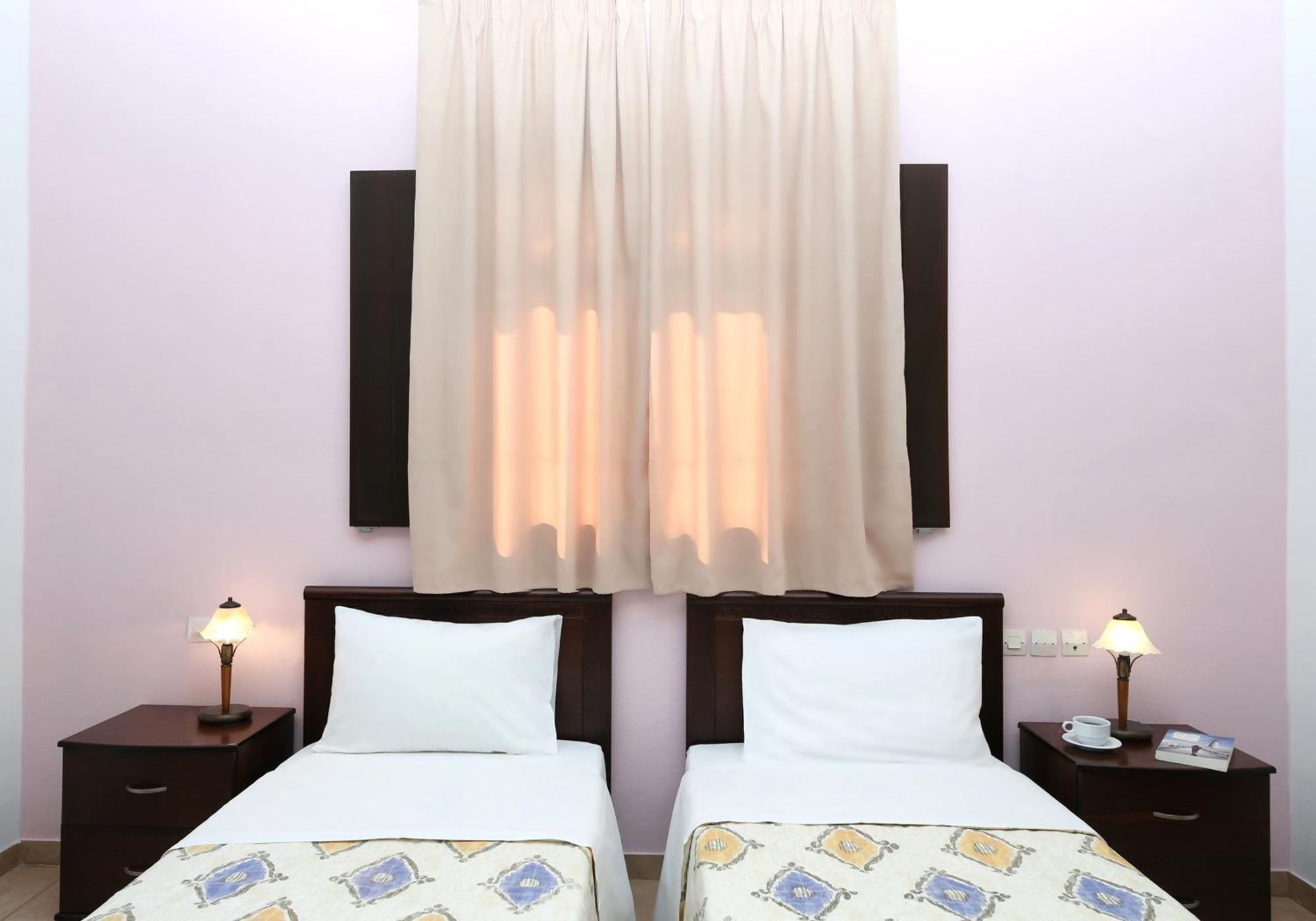 Aparthotel Palirria & 2*