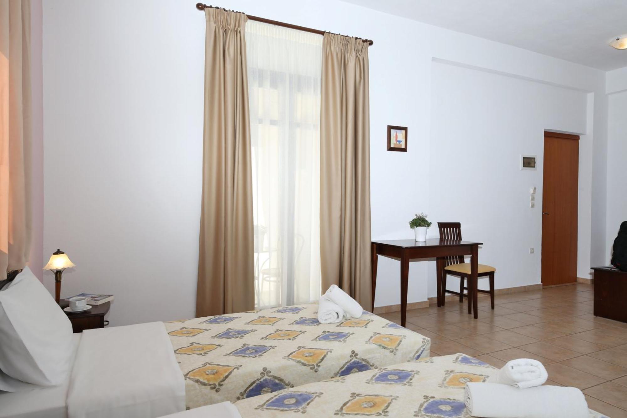 Palirria & Aparthotel 2*